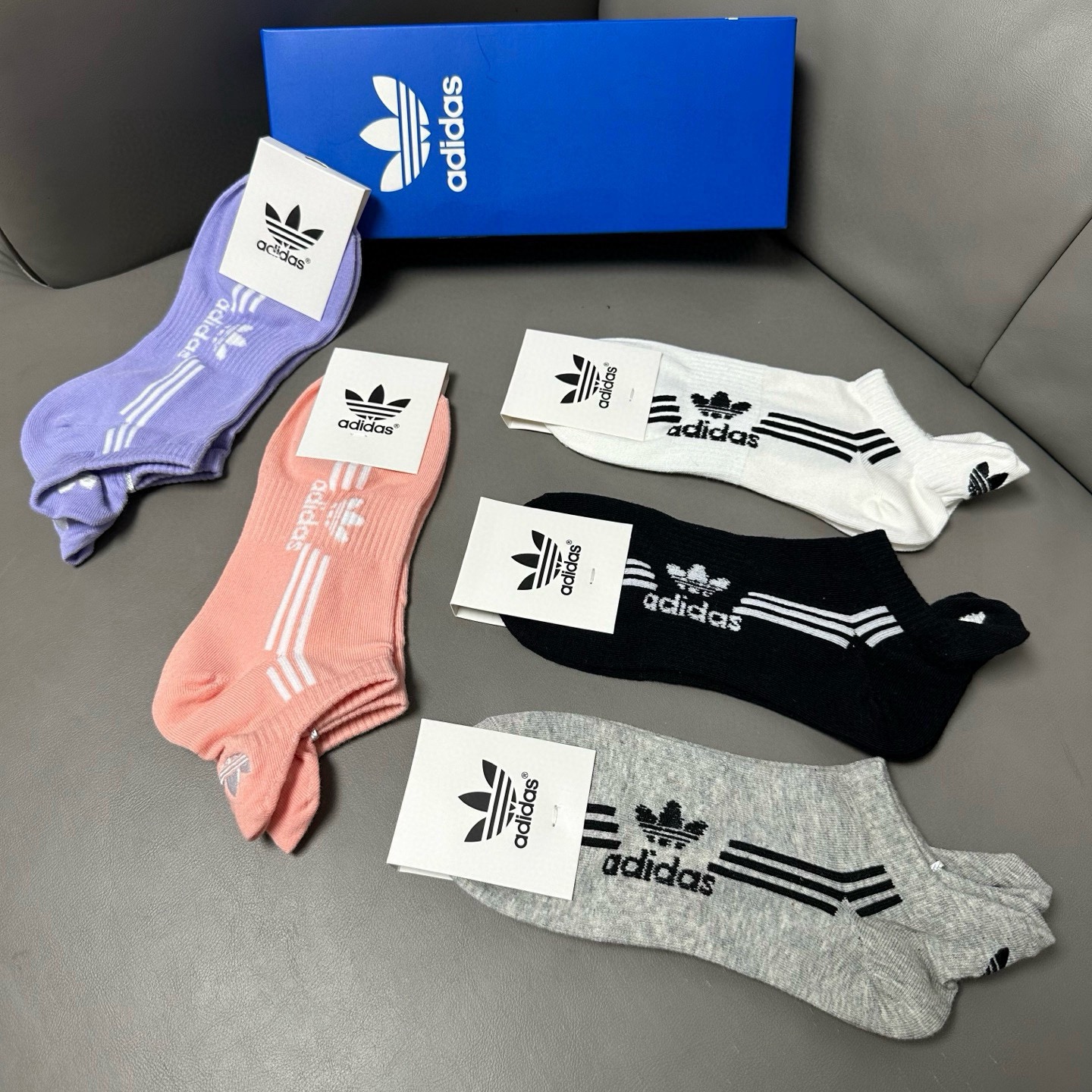 🆕Adidas · 阿迪达斯❗️火爆全网的三叶草❗️☘️logo超级nice❗️❗️设计惊艳绝伦超级好看