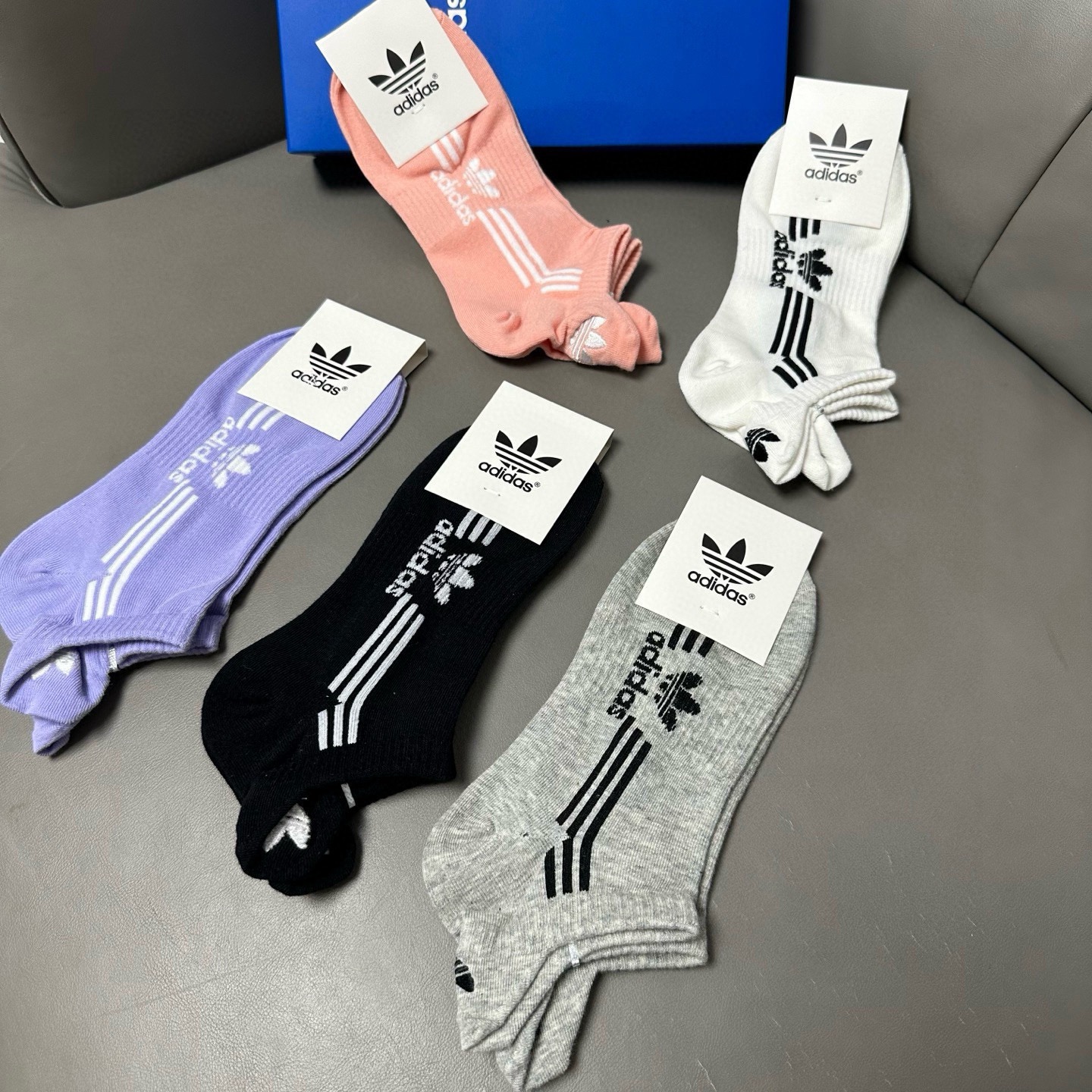 🆕Adidas · 阿迪达斯❗️火爆全网的三叶草❗️☘️logo超级nice❗️❗️设计惊艳绝伦超级好看