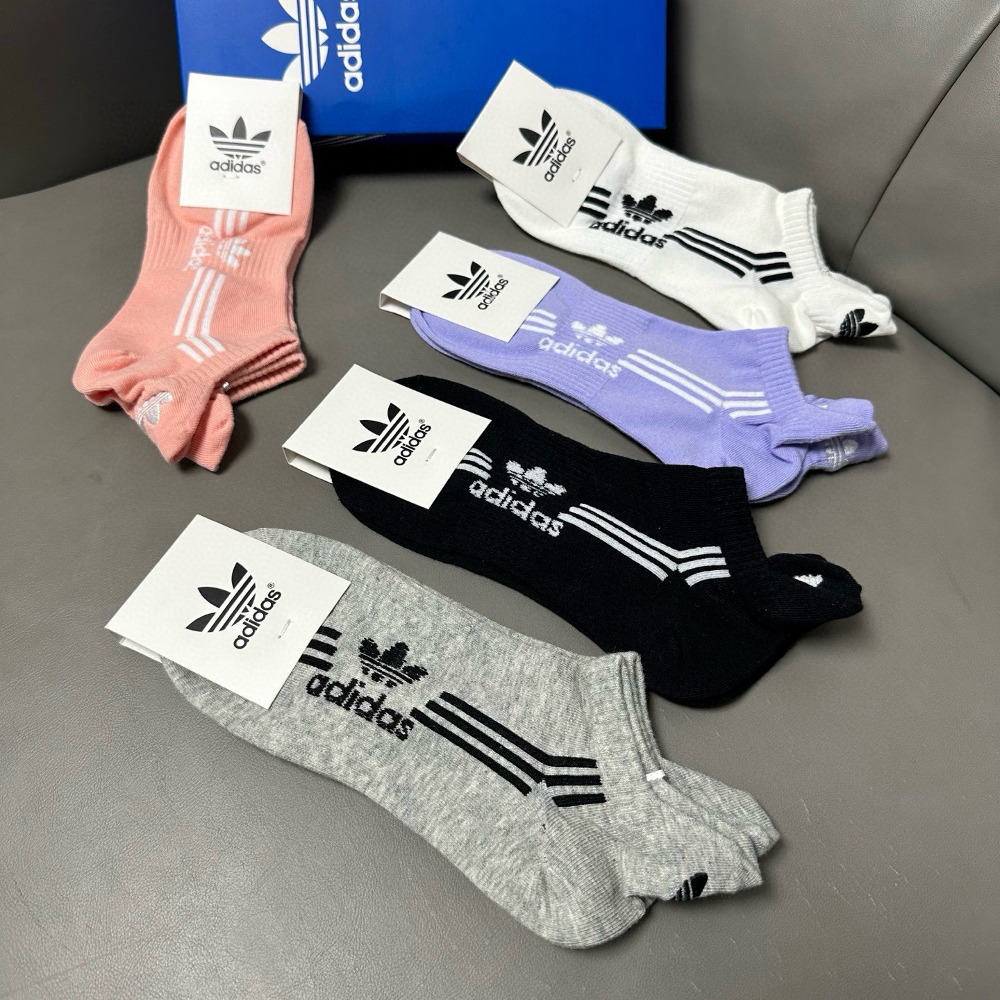 🆕Adidas · 阿迪达斯❗️火爆全网的三叶草❗️☘️logo超级nice❗️❗️设计惊艳绝伦超级好看