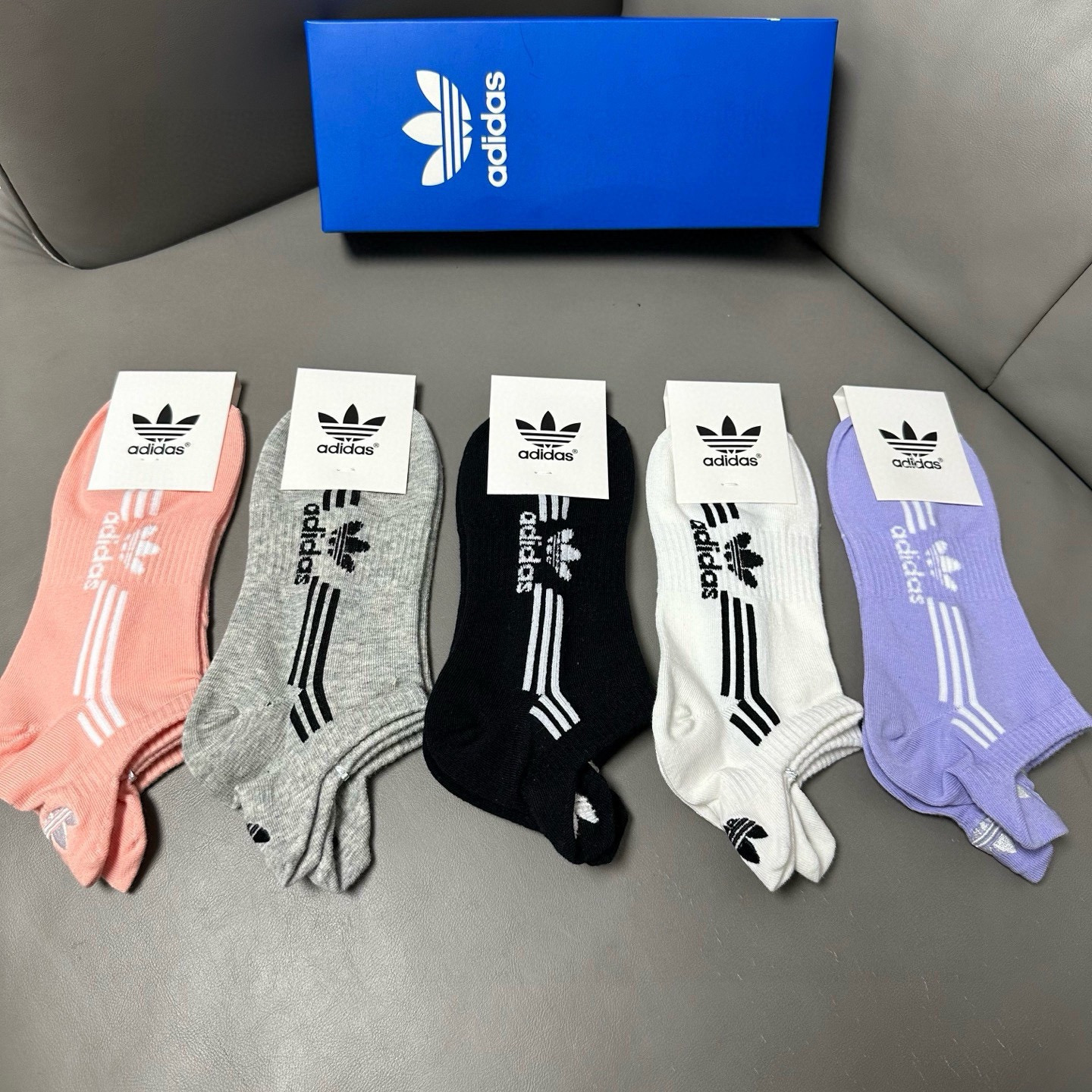 🆕Adidas · 阿迪达斯❗️火爆全网的三叶草❗️☘️logo超级nice❗️❗️设计惊艳绝伦超级好看