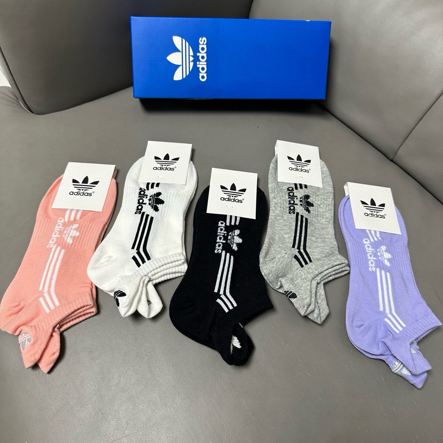 🆕Adidas · 阿迪达斯❗️火爆全网的三叶草❗️☘️logo超级nice❗️❗️设计惊艳绝伦超级好看