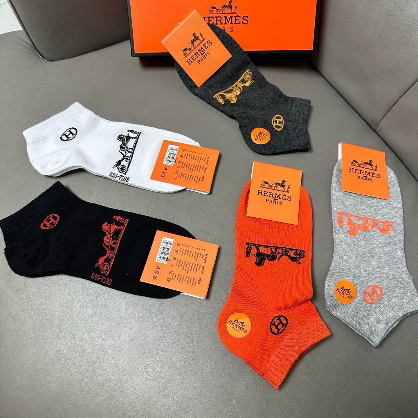 🆕Hermes · 爱马仕❗️大H新品男款春夏款袜子❗️【一盒五双】提花经典H家标志，纯棉材质制造，透气