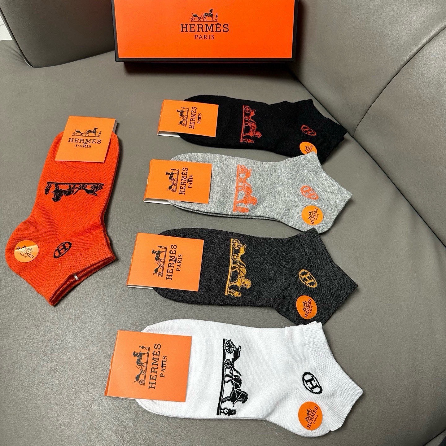 🆕Hermes · 爱马仕❗️大H新品男款春夏款袜子❗️【一盒五双】提花经典H家标志，纯棉材质制造，透气