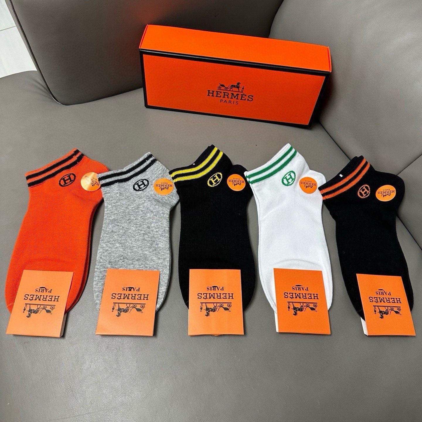 🆕Hermes · 爱马仕❗️大H 新品春夏款袜子❗️【一盒五双】提花经典H家标志，纯棉材质制造，透气舒