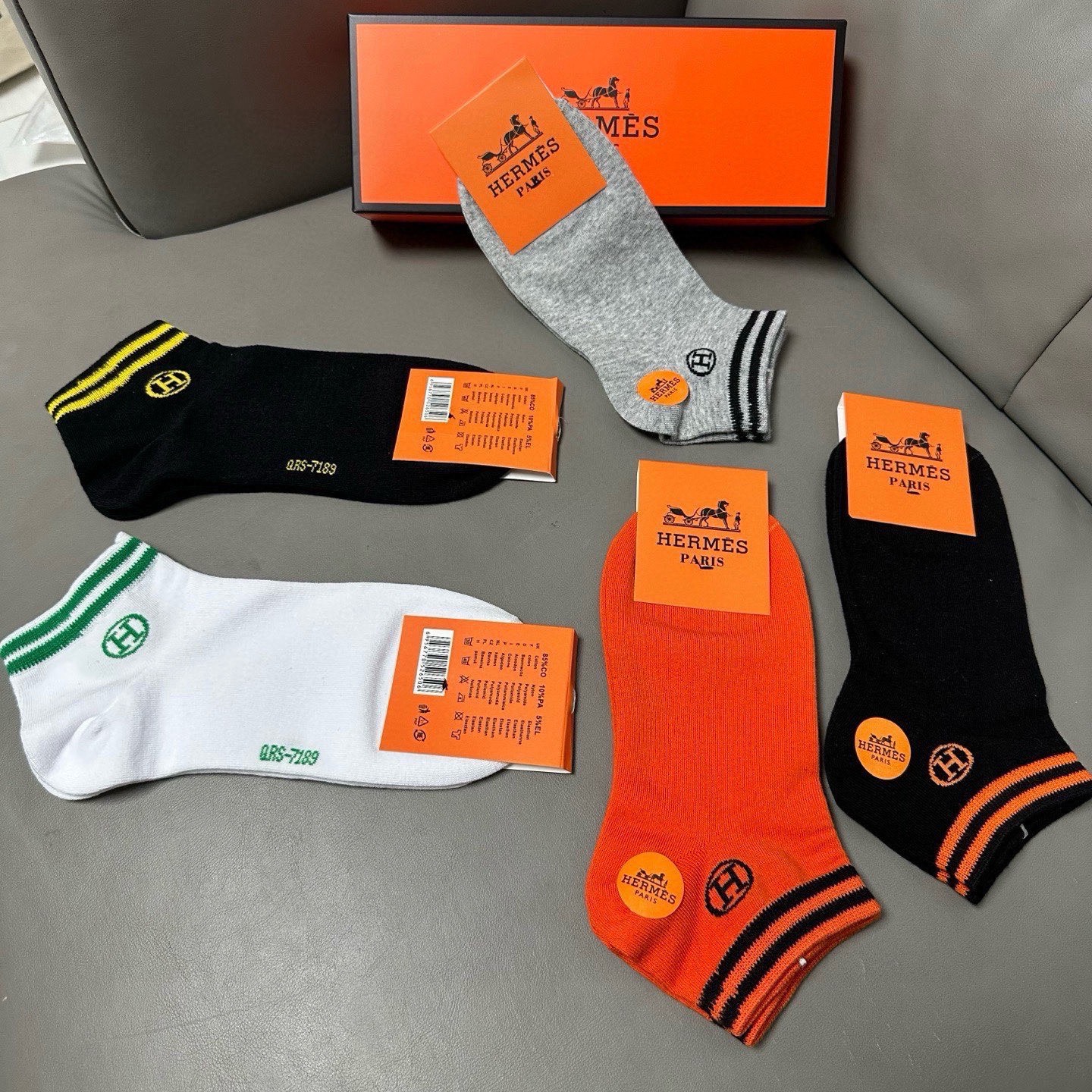🆕Hermes · 爱马仕❗️大H 新品春夏款袜子❗️【一盒五双】提花经典H家标志，纯棉材质制造，透气舒