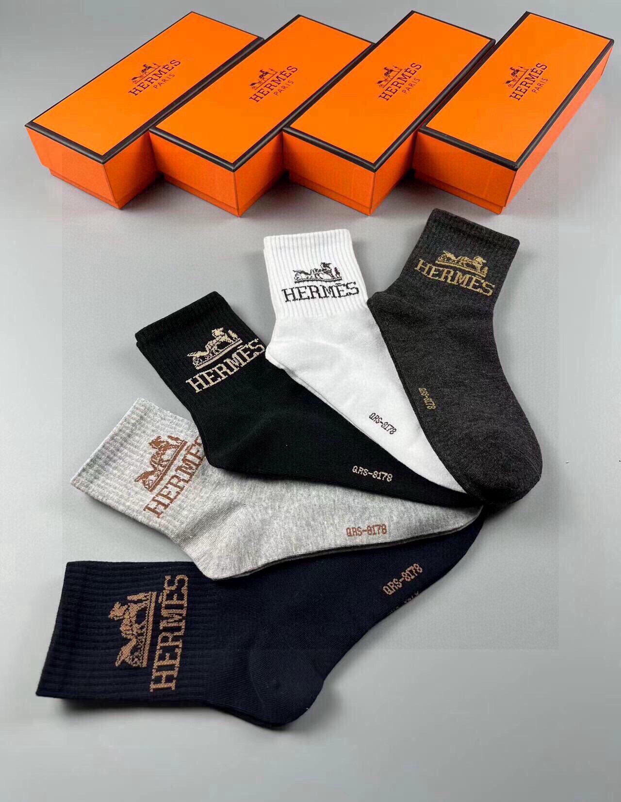 🆕Hermes · 爱马仕❗️大H新品男款春夏款袜子❗️【一盒五双】提花经典马车标志，纯棉材质制造，透气