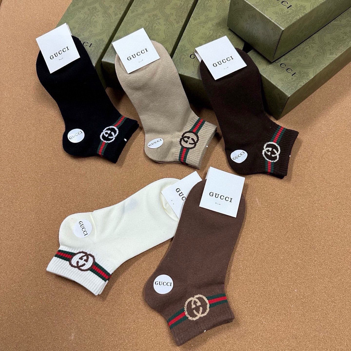 🆕Gucci · 古奇❗️G家新品短袜❗️【一盒五双】提花经典标志，超级nice，实物超漂亮，超火爆小单