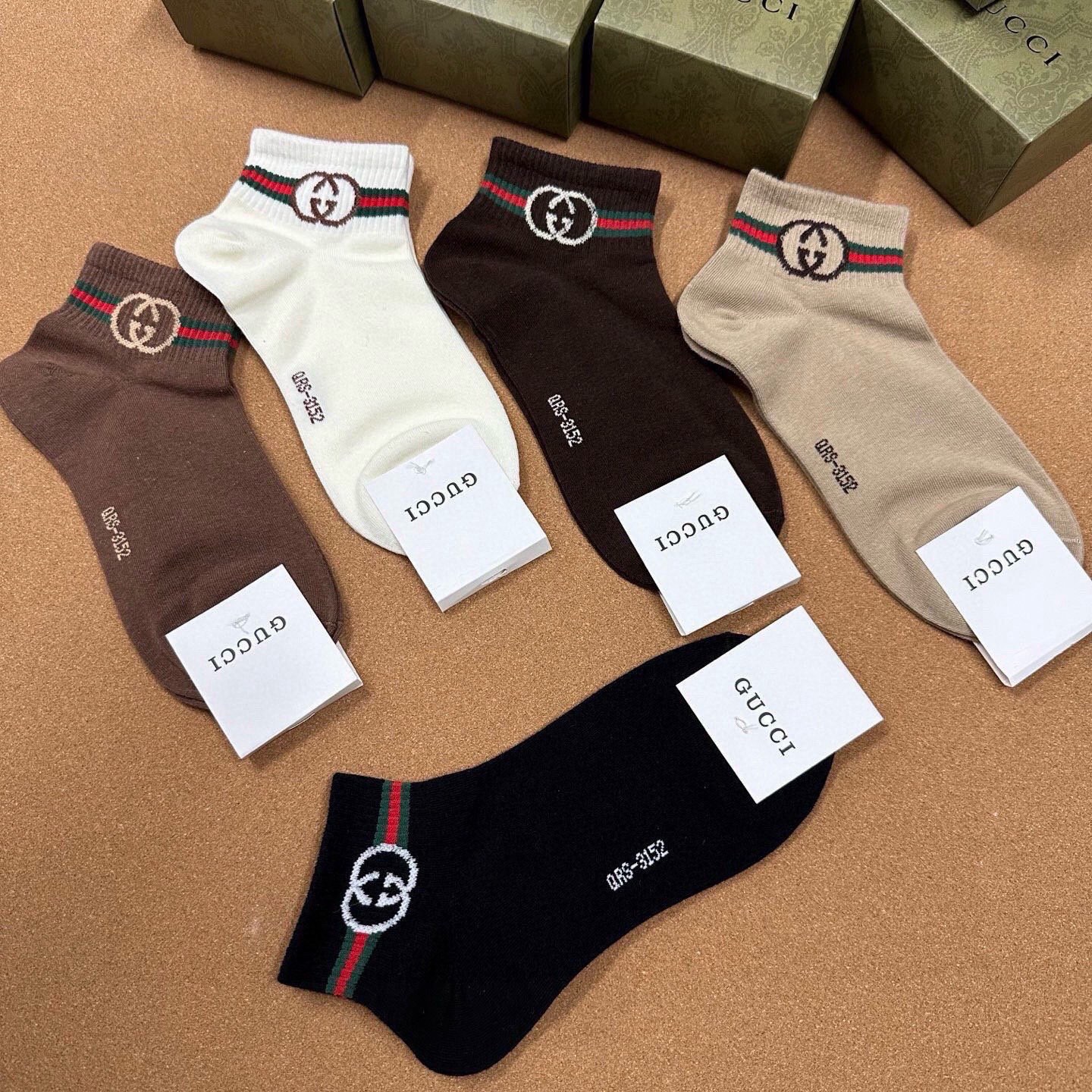 🆕Gucci · 古奇❗️G家新品短袜❗️【一盒五双】提花经典标志，超级nice，实物超漂亮，超火爆小单