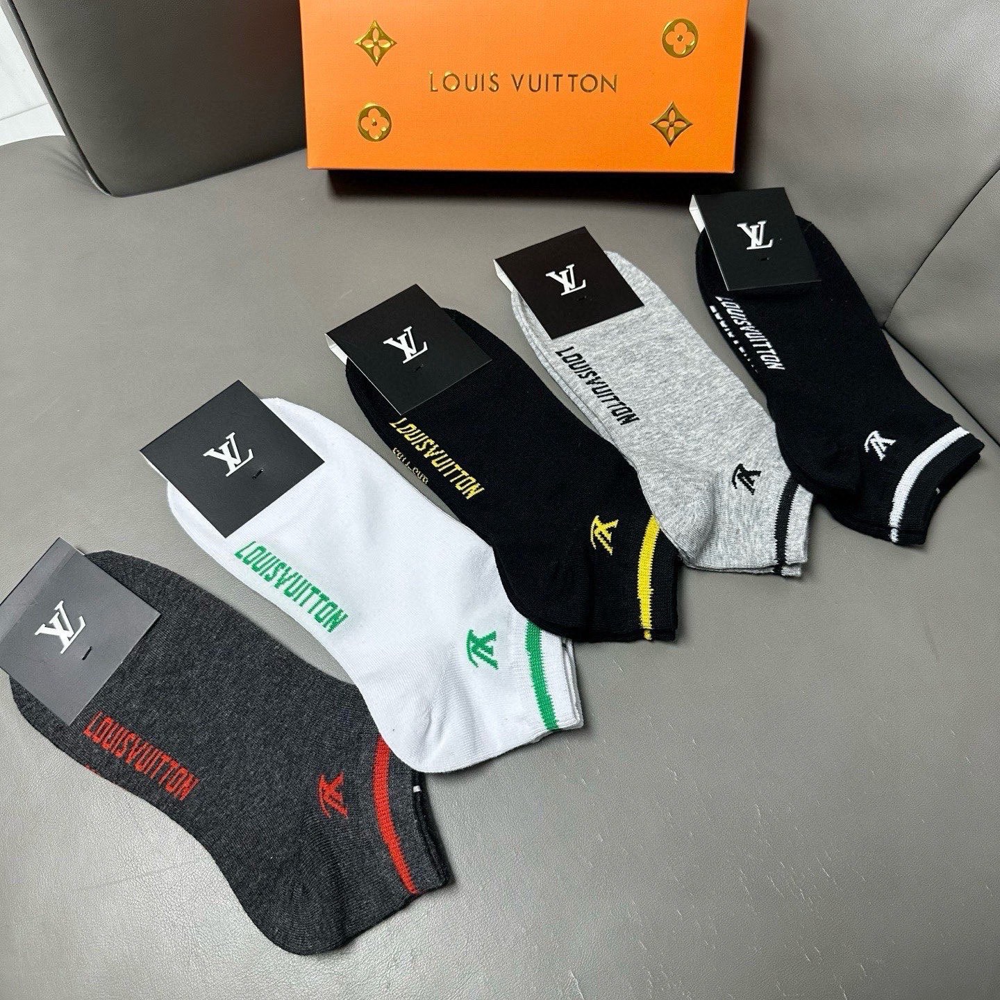 🆕Louis Vuitton · 路易威登❗️驴家新品男款袜子❗️【一盒五双】提花驴家经典logo，纯棉