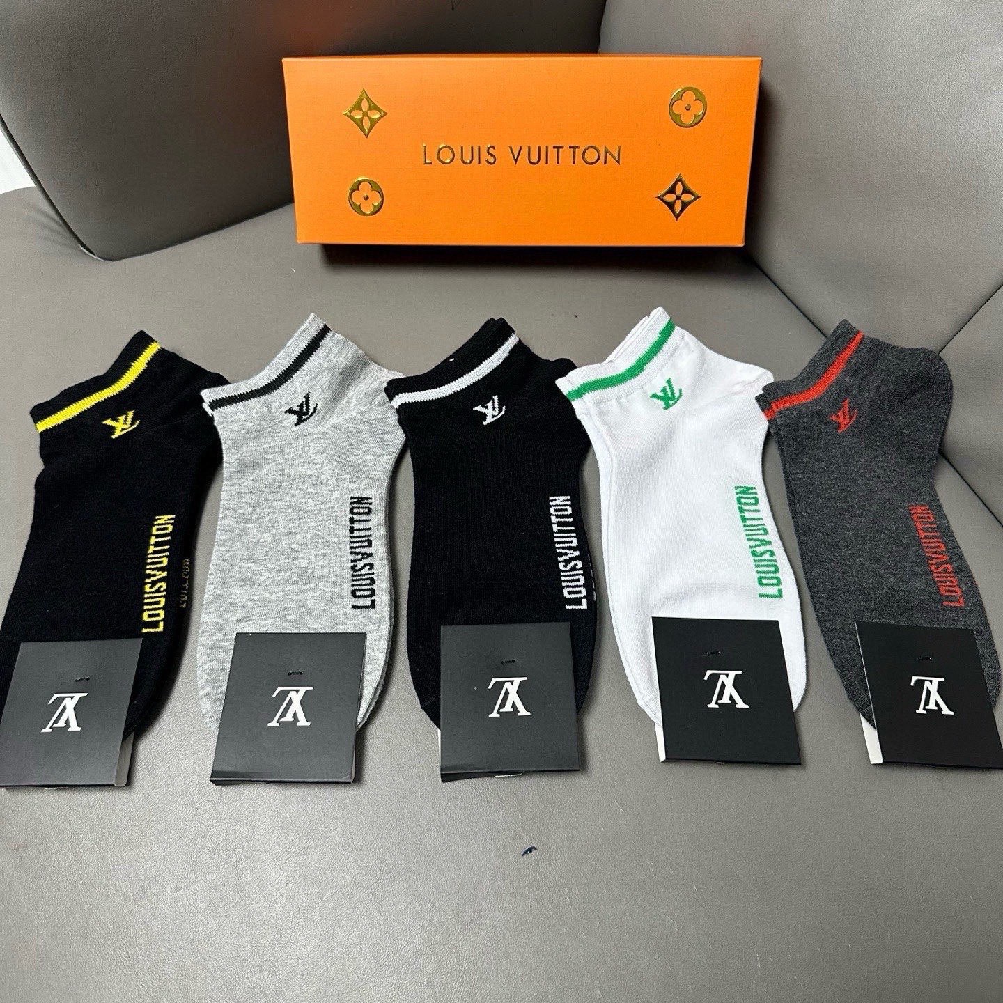 🆕Louis Vuitton · 路易威登❗️驴家新品男款袜子❗️【一盒五双】提花驴家经典logo，纯棉