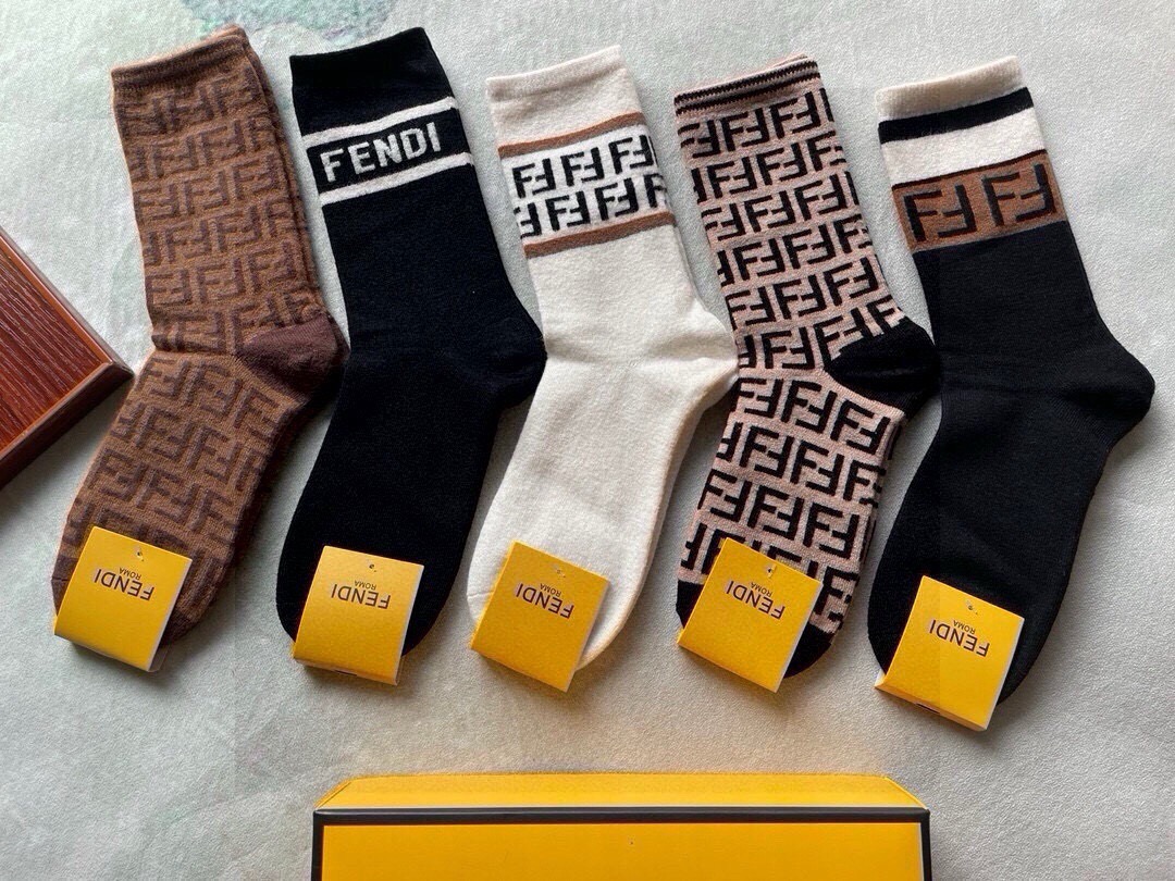 🆕Fendi · 芬迪❗️F家新品女款中筒兔绒袜❗【敲黑板划重点：兔绒材质️❗️护肤蓄热❗️❗️】【一盒