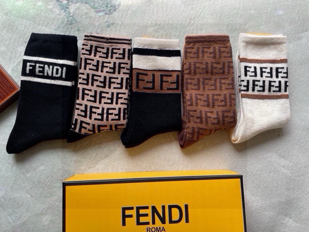 🆕Fendi · 芬迪❗️F家新品女款中筒兔绒袜❗【敲黑板划重点：兔绒材质️❗️护肤蓄热❗️❗️】【一盒