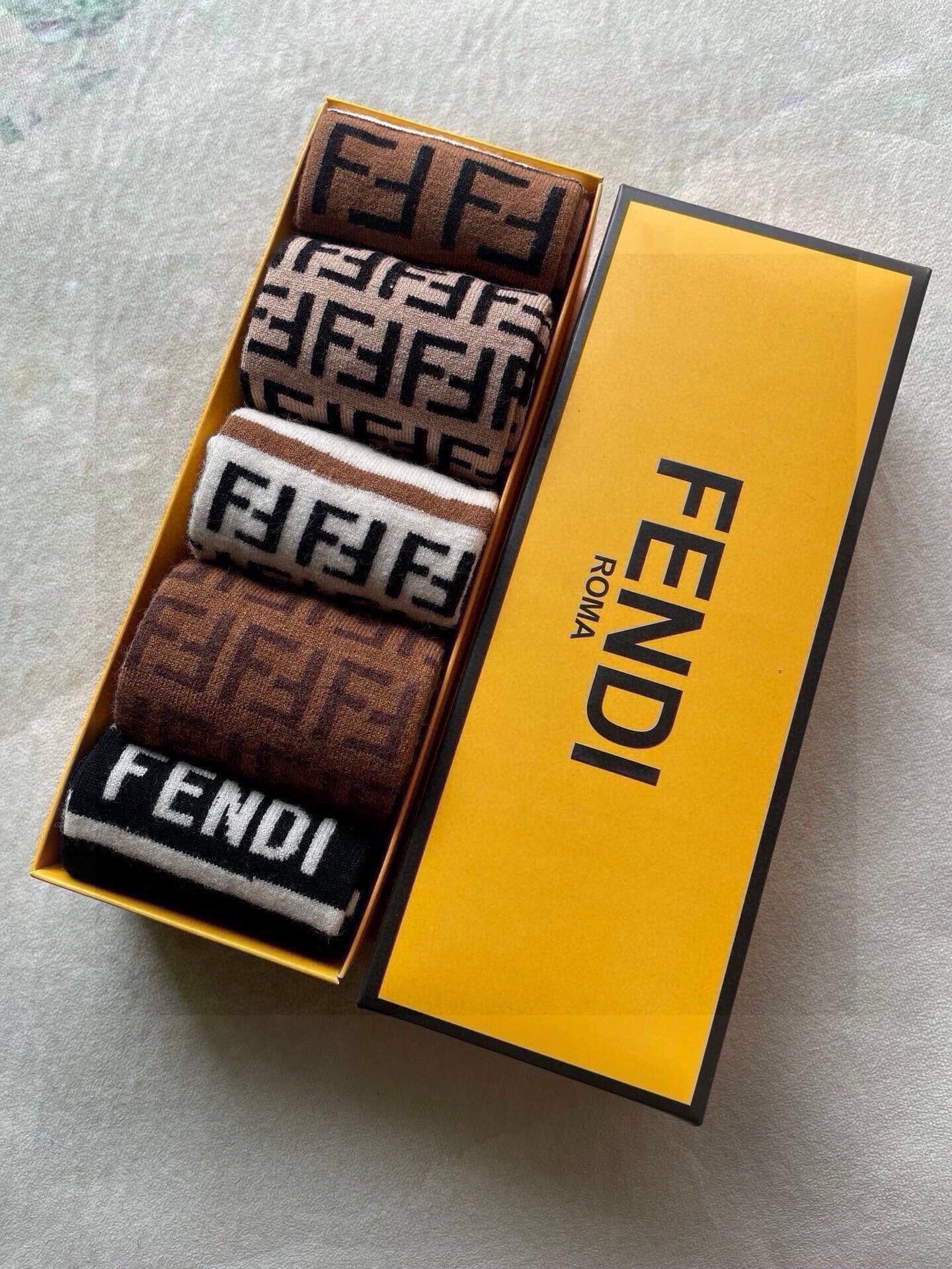 🆕Fendi · 芬迪❗️F家新品女款中筒兔绒袜❗【敲黑板划重点：兔绒材质️❗️护肤蓄热❗️❗️】【一盒