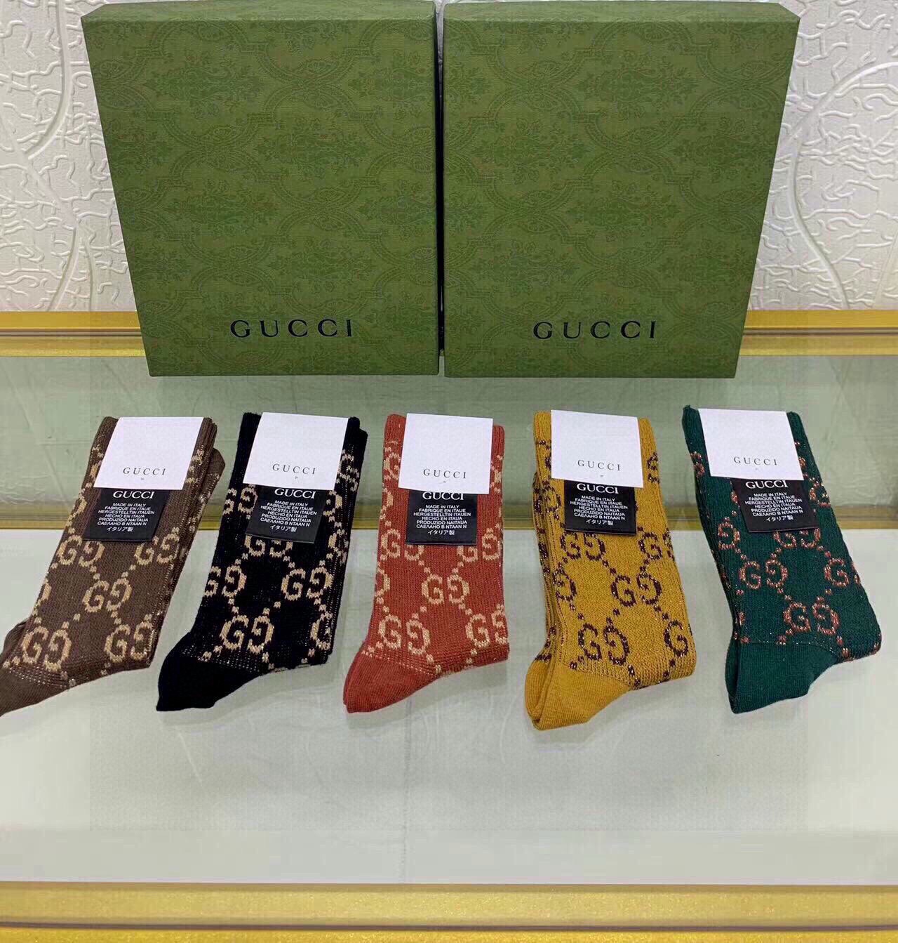 🆕Gucci · 古奇❗️G家经典中筒女款袜子❗️【一盒五双】专柜同步长袜，超级经典的双G标志百看不厌❗