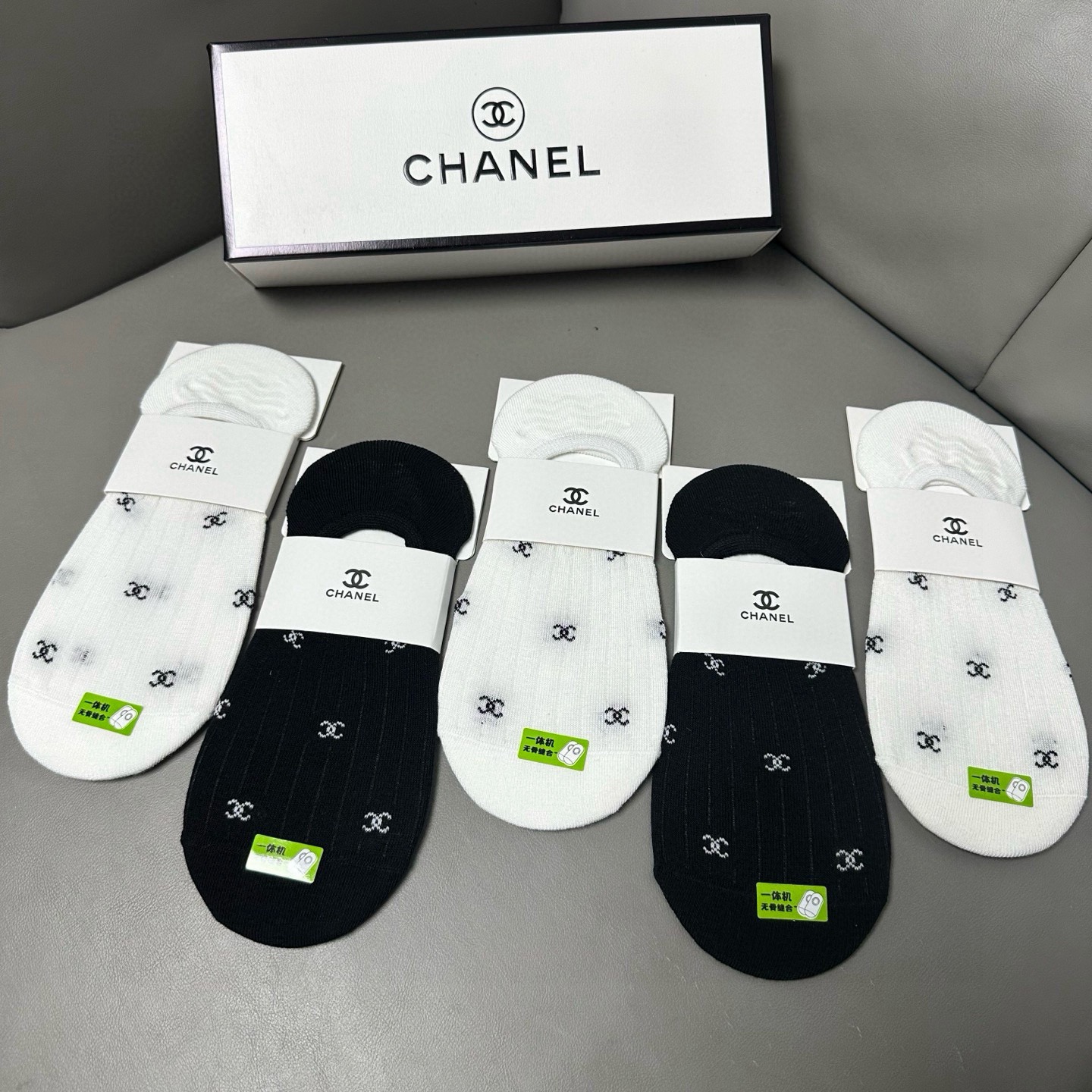 🆕Chanel · 香奈儿❗️小香新品女款隐形袜子❗️【一盒五双】提花经典标志，纯棉材质，超舒适超美腻❗