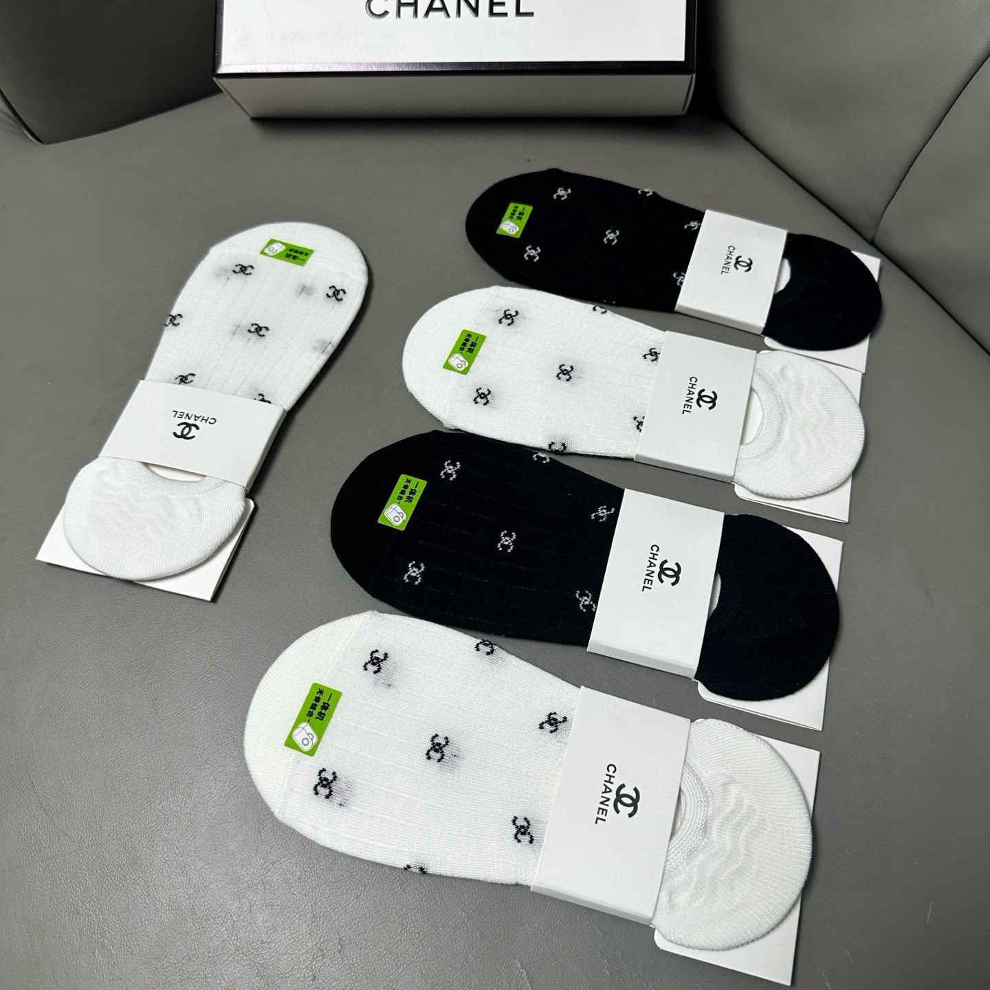 🆕Chanel · 香奈儿❗️小香新品女款隐形袜子❗️【一盒五双】提花经典标志，纯棉材质，超舒适超美腻❗