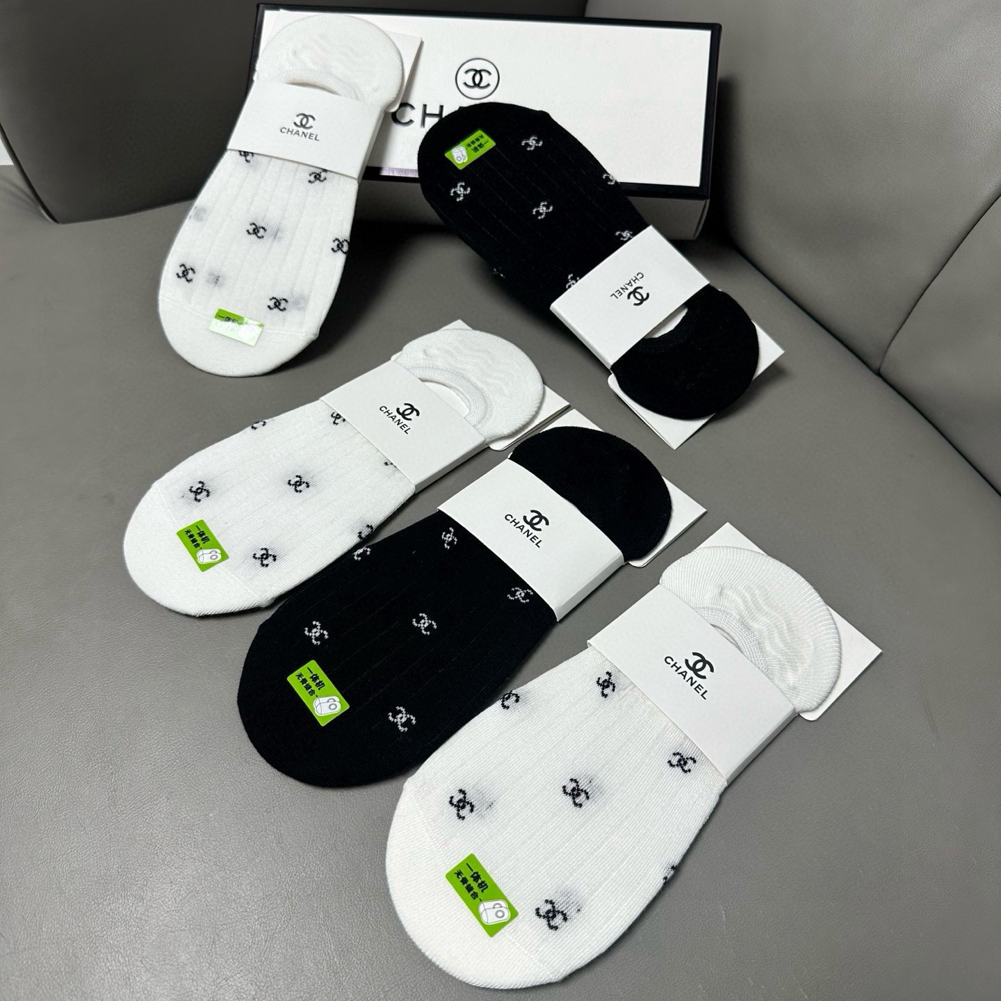 🆕Chanel · 香奈儿❗️小香新品女款隐形袜子❗️【一盒五双】提花经典标志，纯棉材质，超舒适超美腻❗