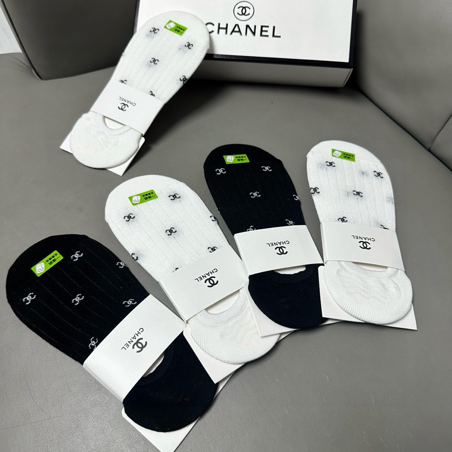 🆕Chanel · 香奈儿❗️小香新品女款隐形袜子❗️【一盒五双】提花经典标志，纯棉材质，超舒适超美腻❗