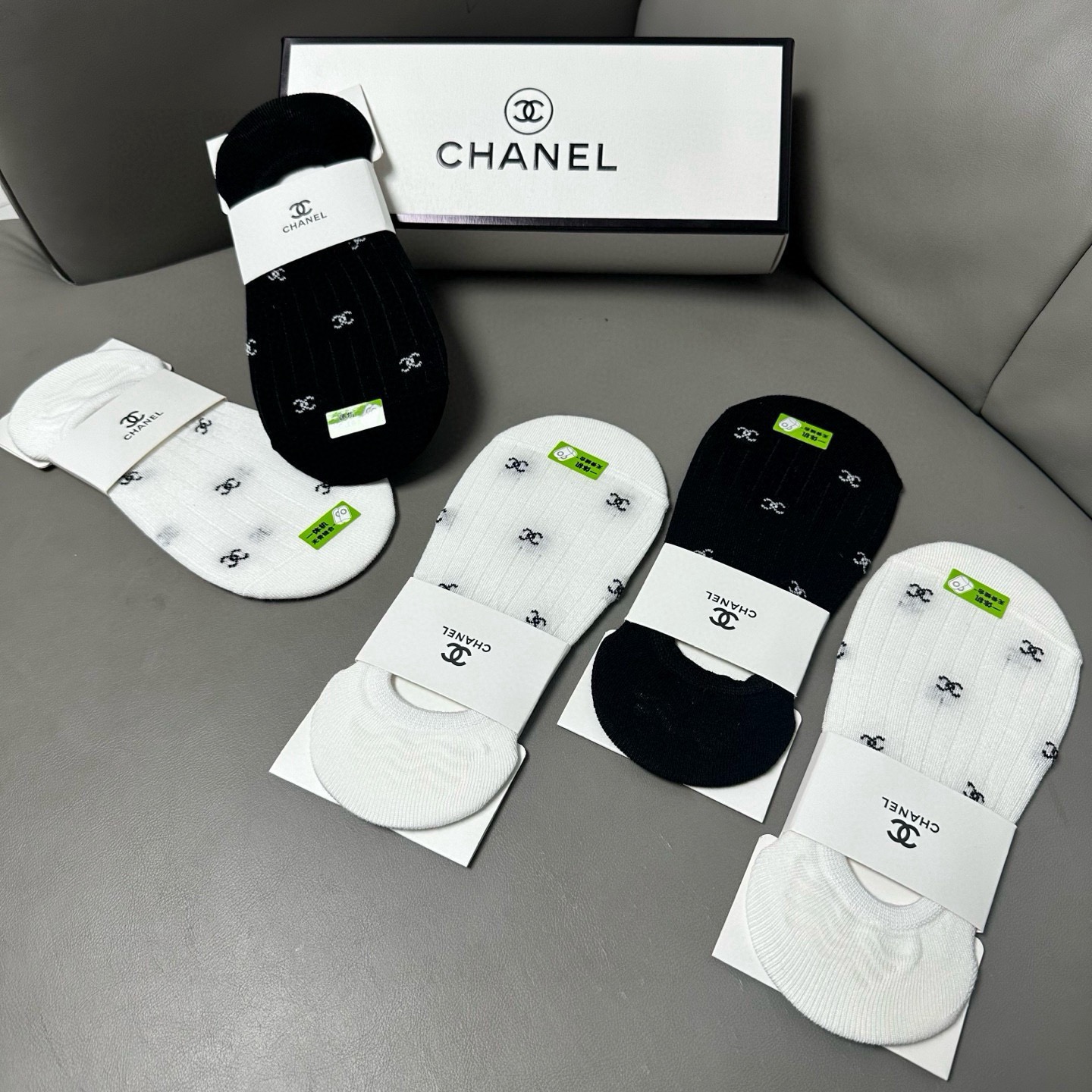 🆕Chanel · 香奈儿❗️小香新品女款隐形袜子❗️【一盒五双】提花经典标志，纯棉材质，超舒适超美腻❗