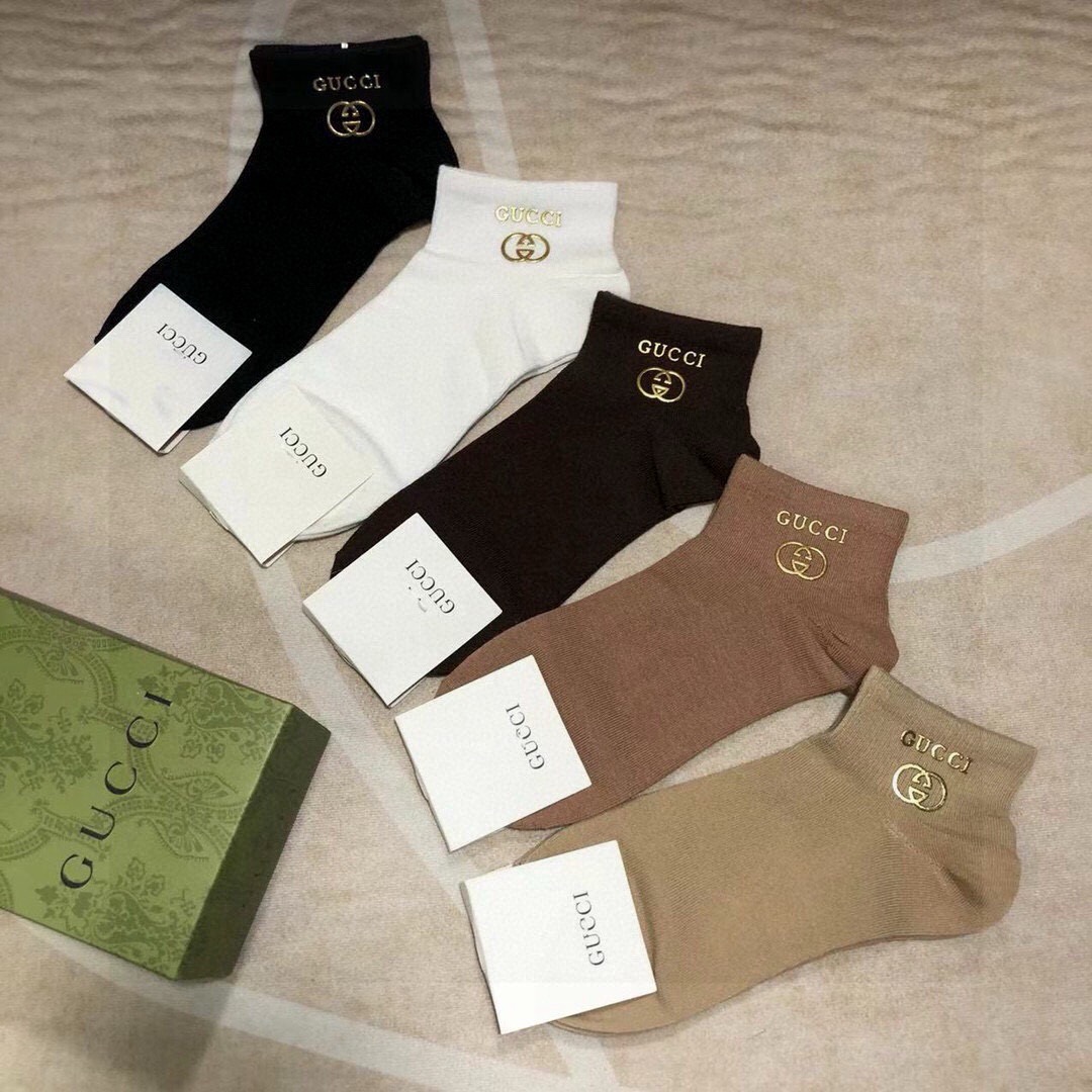 🆕Gucci · 古奇❗️G家新品女款袜子❗️【一盒五双】纯棉材质，柔软舒适透气，罗口烫金经典品牌全称l