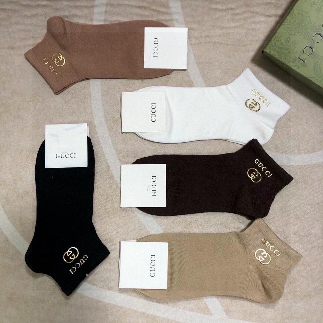 🆕Gucci · 古奇❗️G家新品女款袜子❗️【一盒五双】纯棉材质，柔软舒适透气，罗口烫金经典品牌全称l