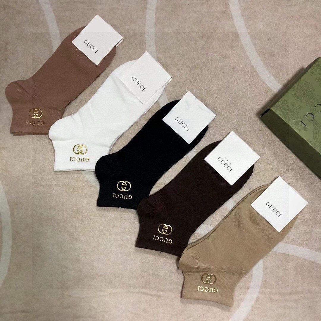 🆕Gucci · 古奇❗️G家新品女款袜子❗️【一盒五双】纯棉材质，柔软舒适透气，罗口烫金经典品牌全称l