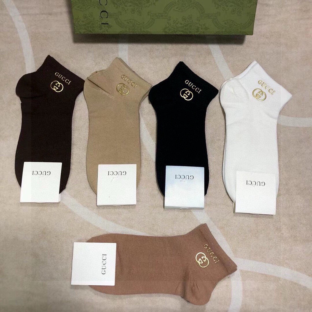 🆕Gucci · 古奇❗️G家新品女款袜子❗️【一盒五双】纯棉材质，柔软舒适透气，罗口烫金经典品牌全称l