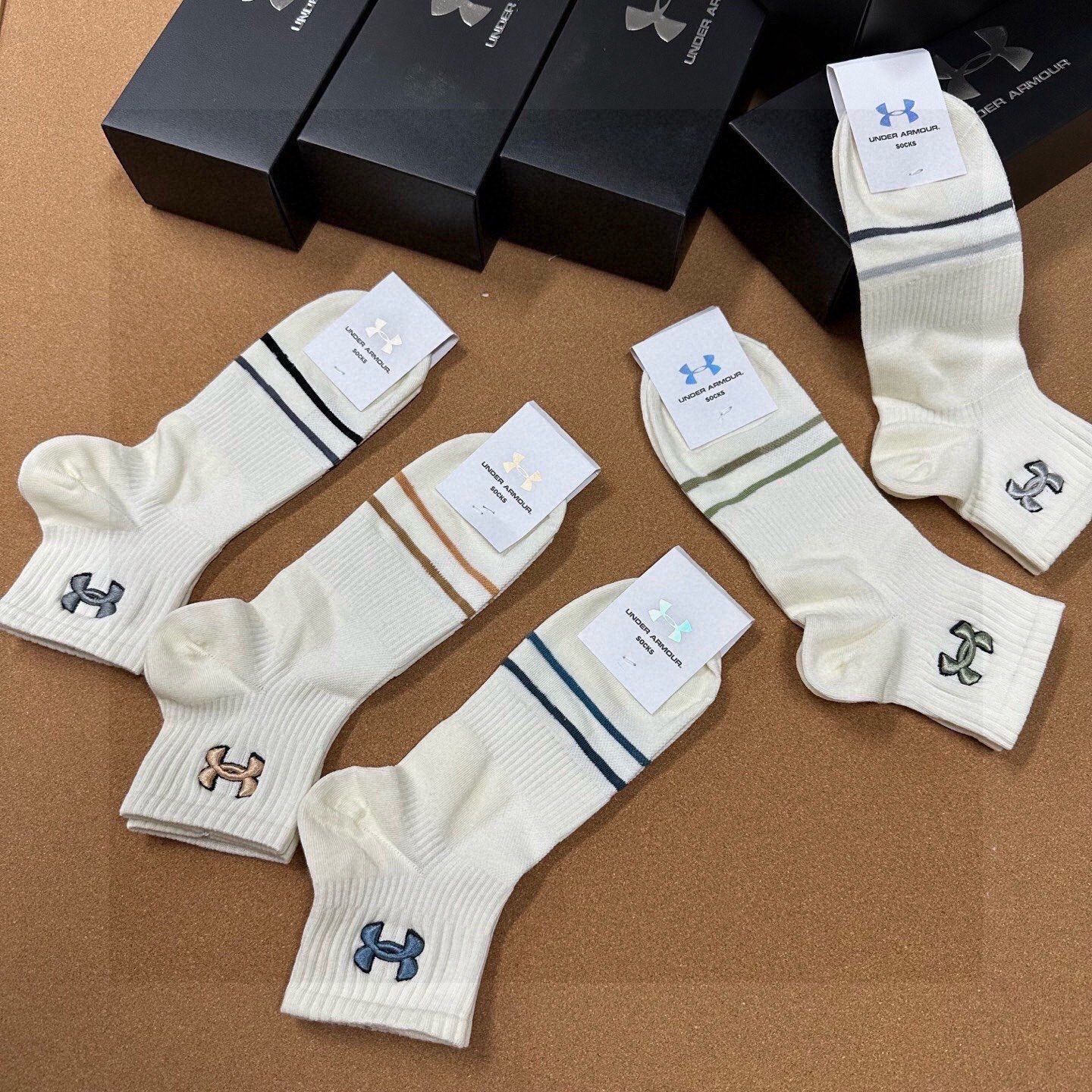 🆕【Under Armour · 安德玛】❗️火爆全网小单品，绝对是你这个春夏的搭配神器❗️ins今年超