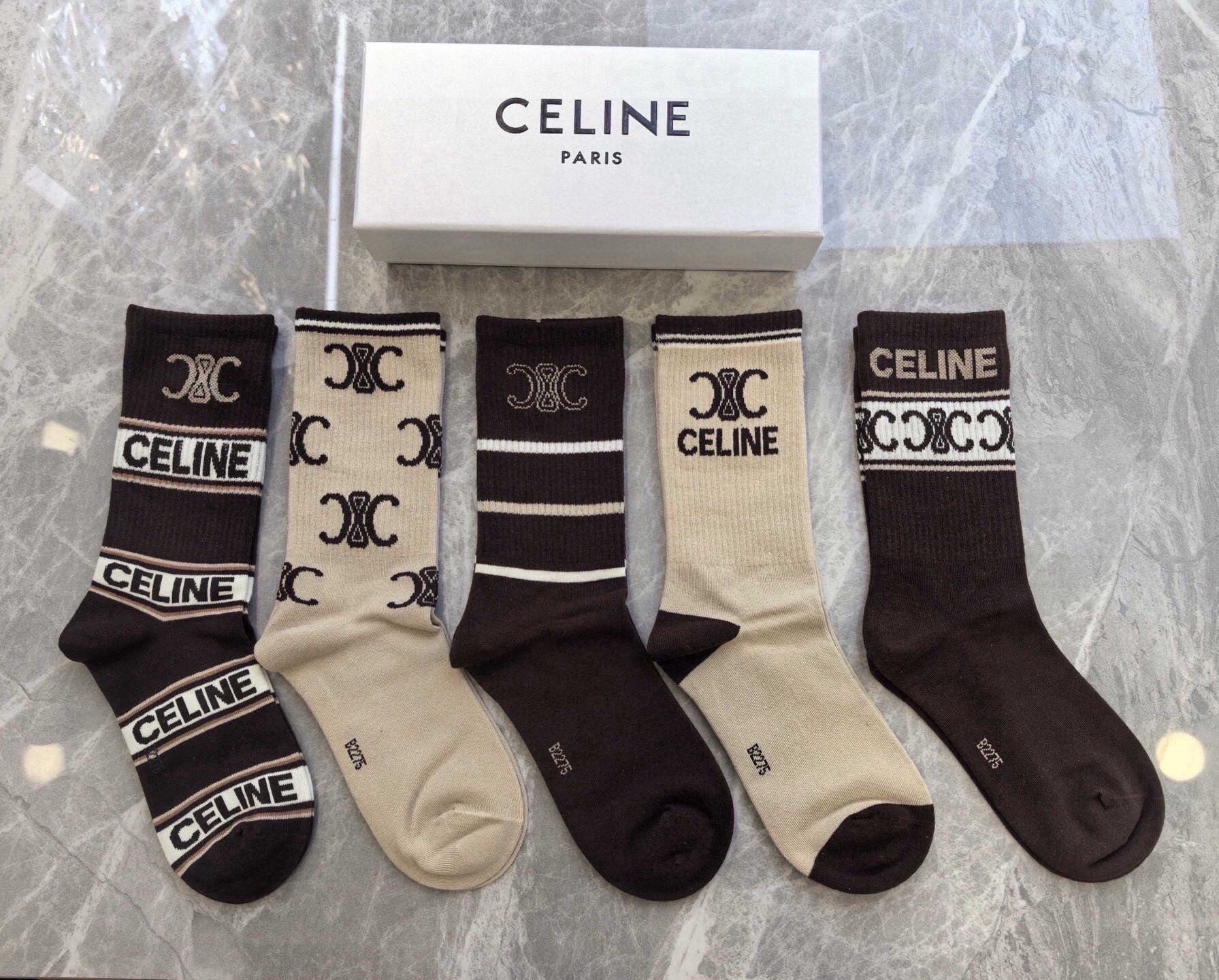 🆕Celine · 赛琳❗️CE家新品女款中筒袜子❗️【一盒五双】纯棉材质，柔软舒适透气，提花经典CE标