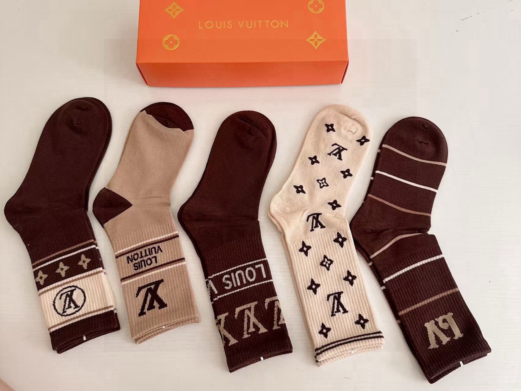 🆕Louis Vuitton · 路易威登❗️驴家新品女款长筒袜子❗️【一盒五双】纯棉材质，提花经典标志