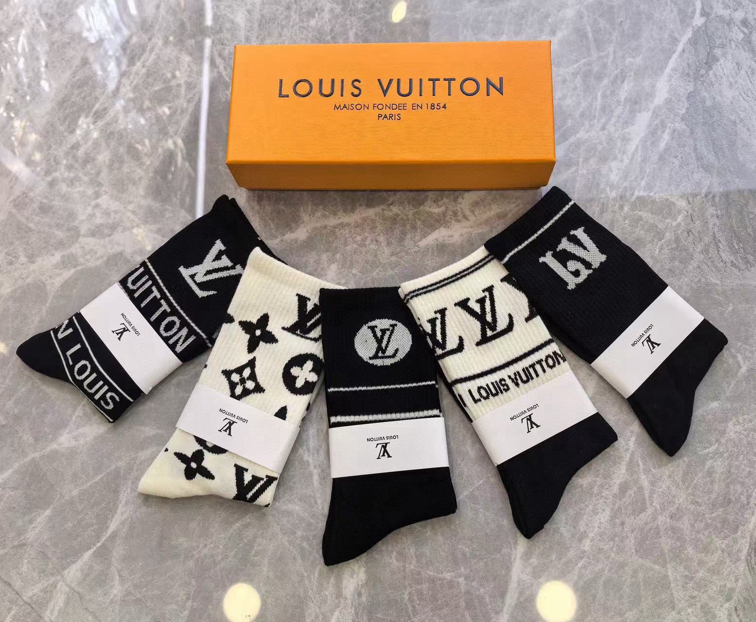 🆕Louis Vuitton · 路易威登❗️驴家新品女款高长筒袜子❗️【一盒五双】纯棉材质，提花经典标