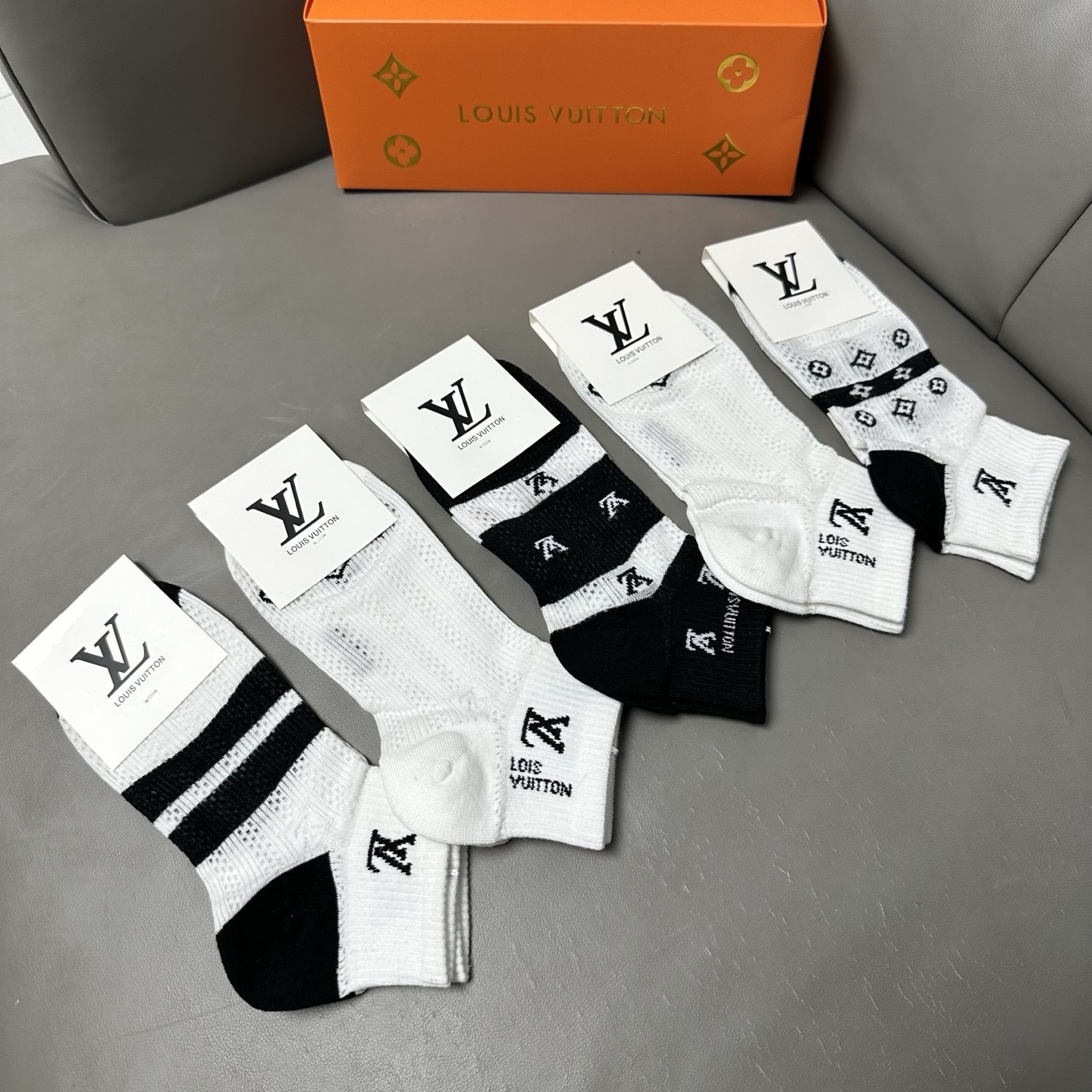 🆕Louis Vuitton · 路易威登❗️驴家新品女款袜子❗️【一盒五双】提花驴家经典logo，纯棉