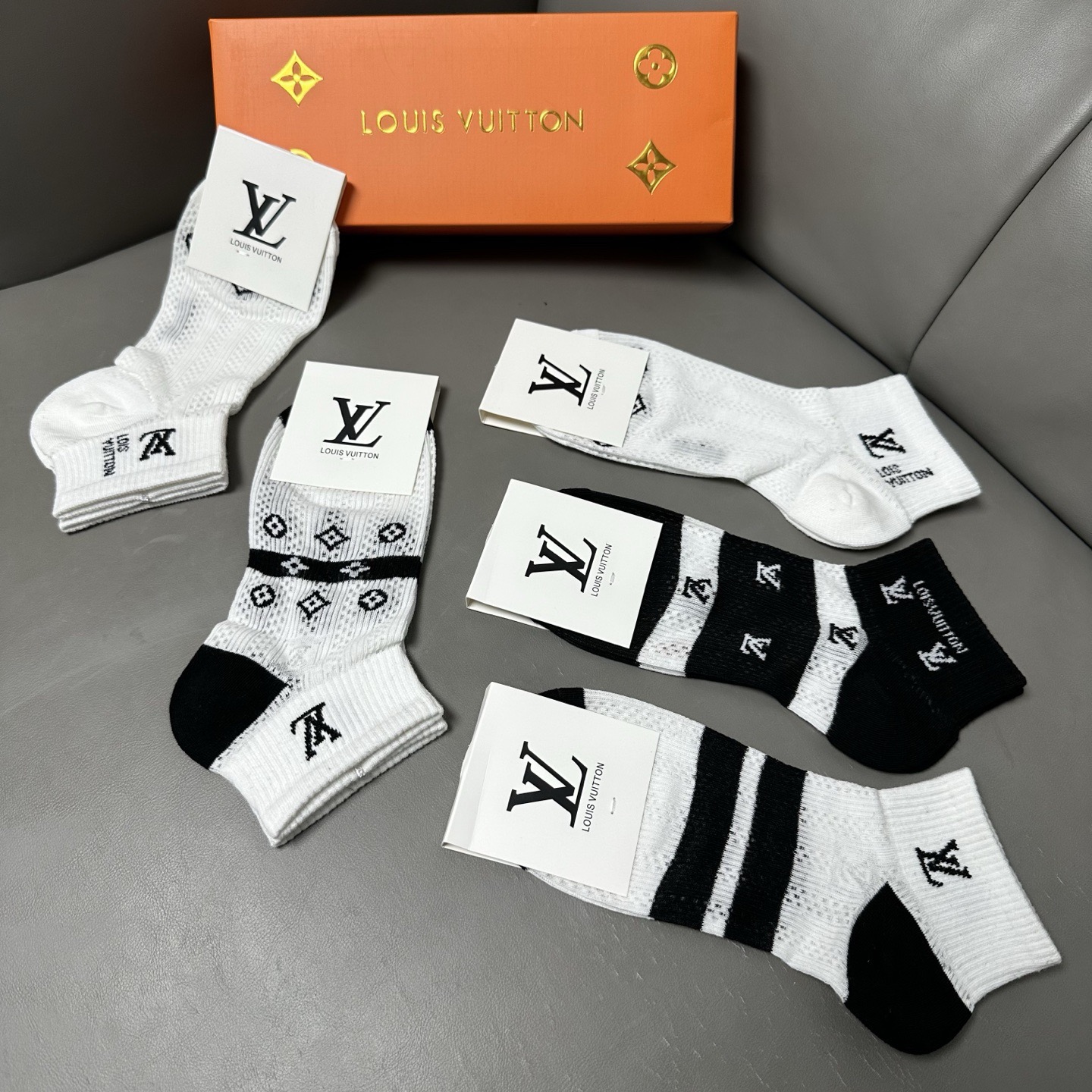 🆕Louis Vuitton · 路易威登❗️驴家新品女款袜子❗️【一盒五双】提花驴家经典logo，纯棉