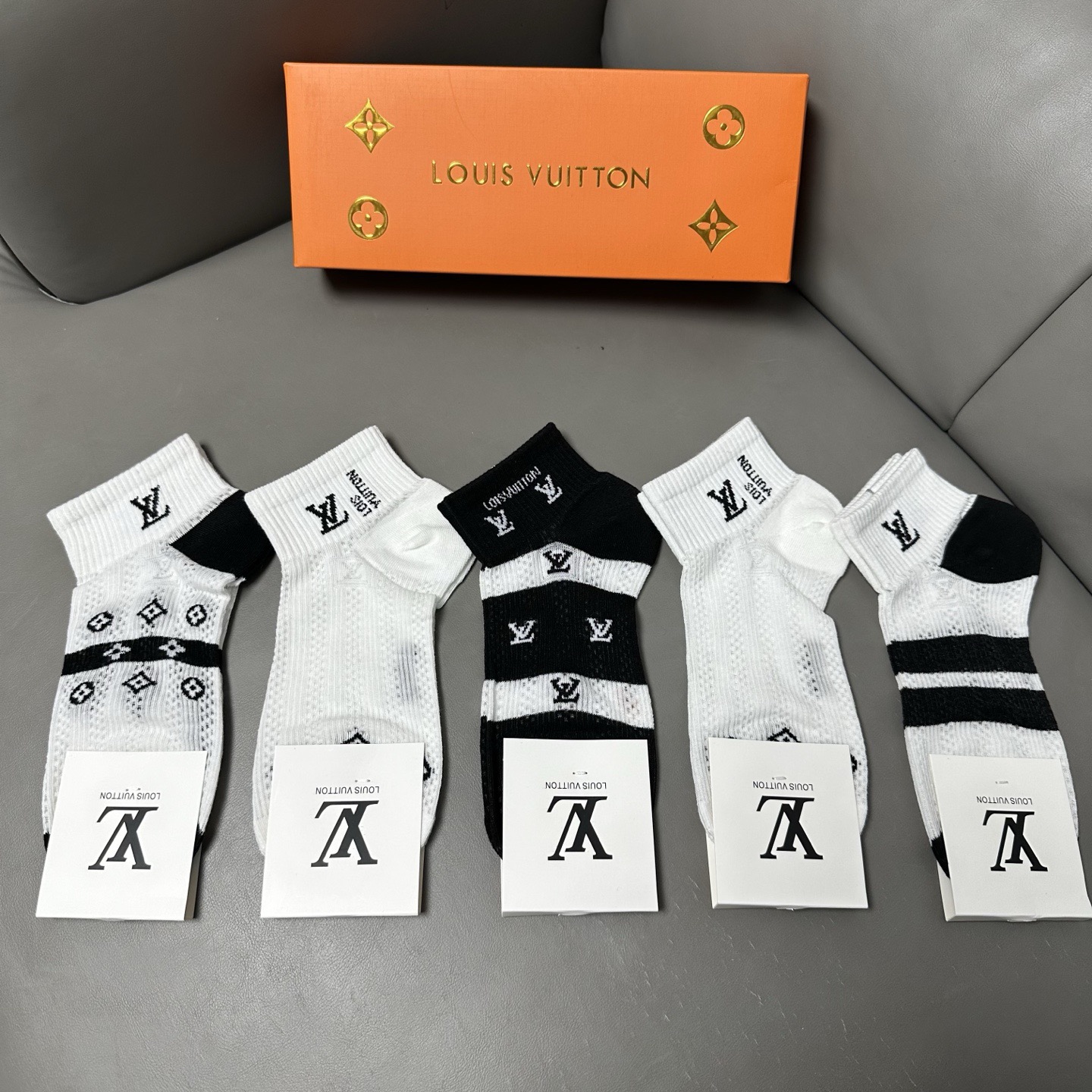 🆕Louis Vuitton · 路易威登❗️驴家新品女款袜子❗️【一盒五双】提花驴家经典logo，纯棉