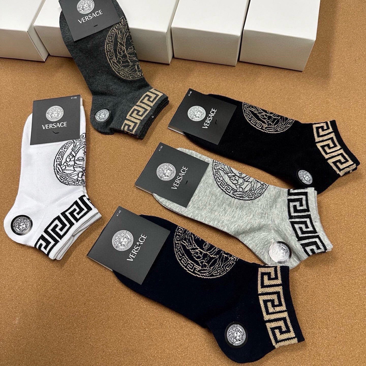 🆕Versace · 范思哲❗️新品男款袜子❗️【一盒五双】纯棉材质织造，超柔软舒适，提花经典logo，