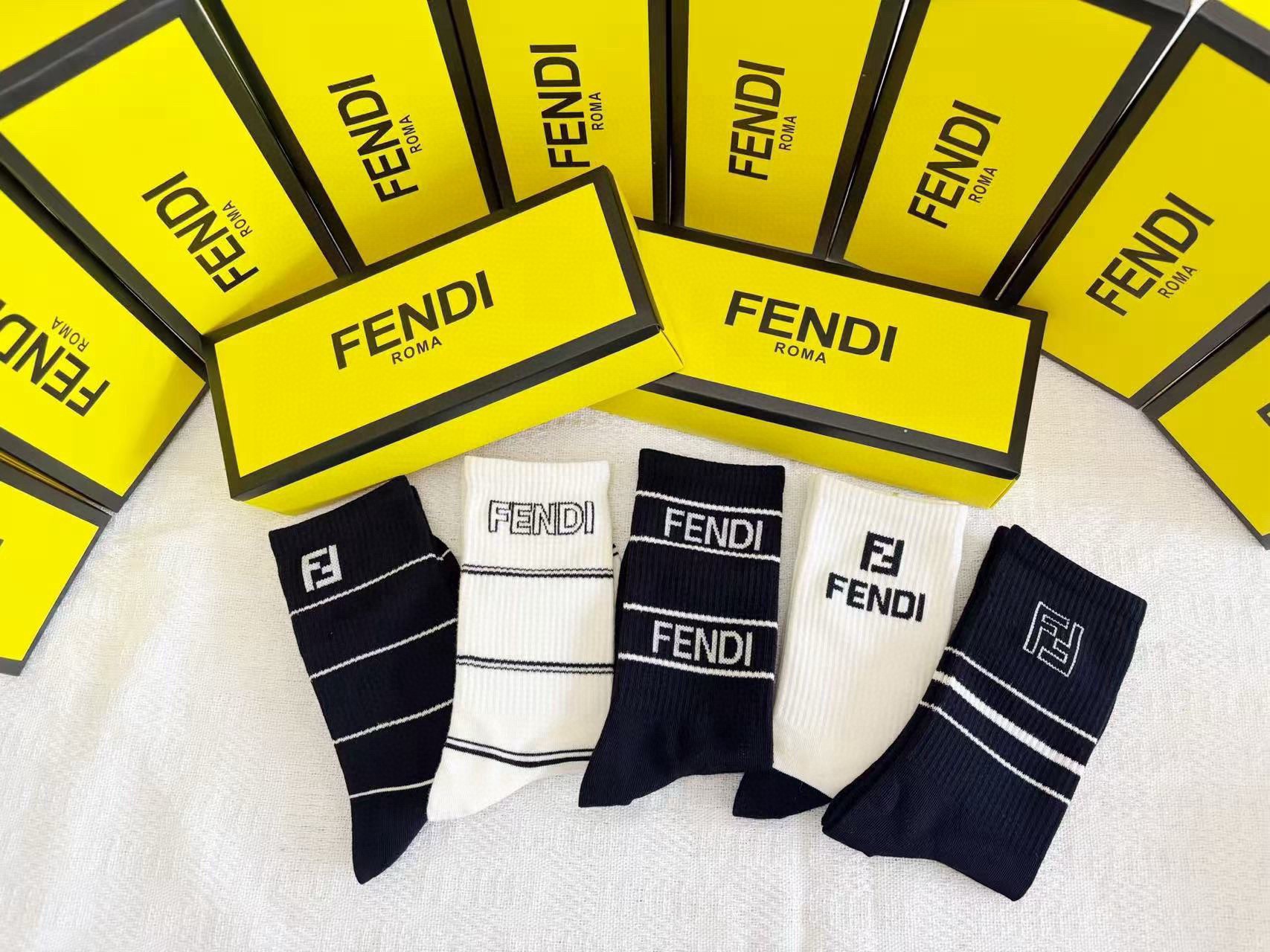 🆕FENDI · 芬迪❗️FF新品长筒袜子❗️【一盒五双】超级经典的双F标志，纯棉材质制造，透气舒适，超