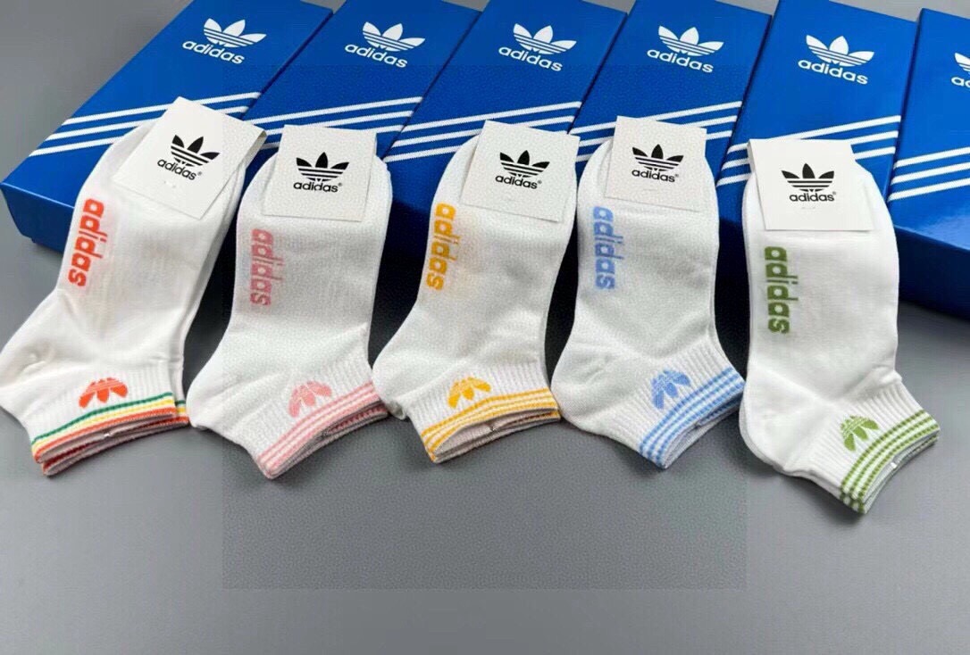 🆕Adidas · 阿迪达斯❗️新品女款小白袜，火爆全网的三叶草❗️☘️logo超级nice❗️❗️设计