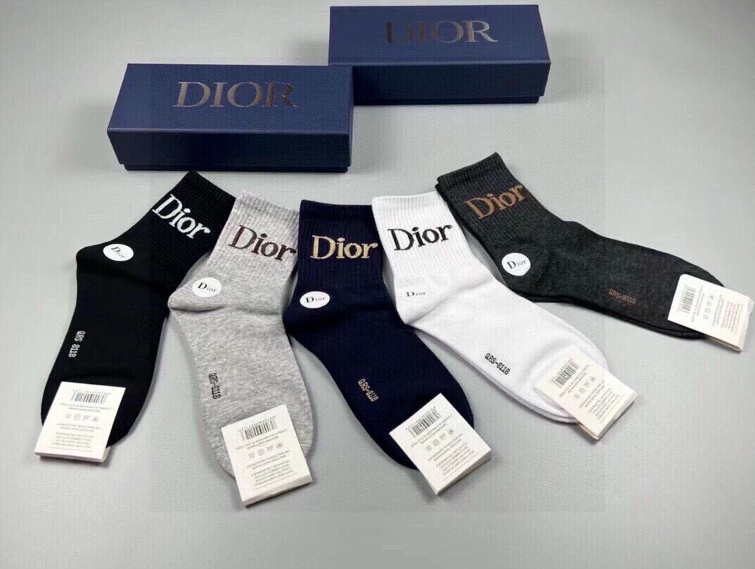🆕Dior · 迪奥❗️D家新品短款袜子❗️【一盒五双】纯棉材质，上脚柔软舒适，经典的D家字母logo，