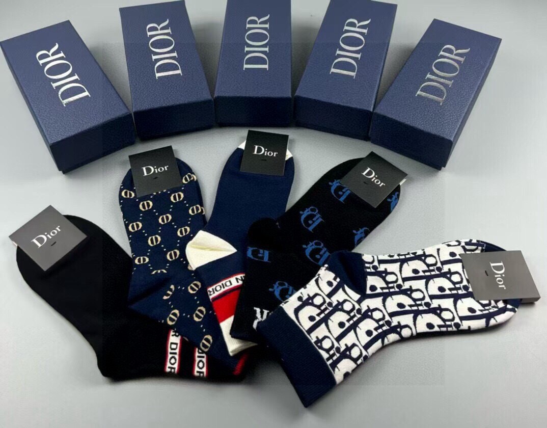 🆕Dior · 迪奥❗️D家新品男款袜子❗️【一盒五双】提花品牌logo，简单大气，实物超漂亮，经超火爆