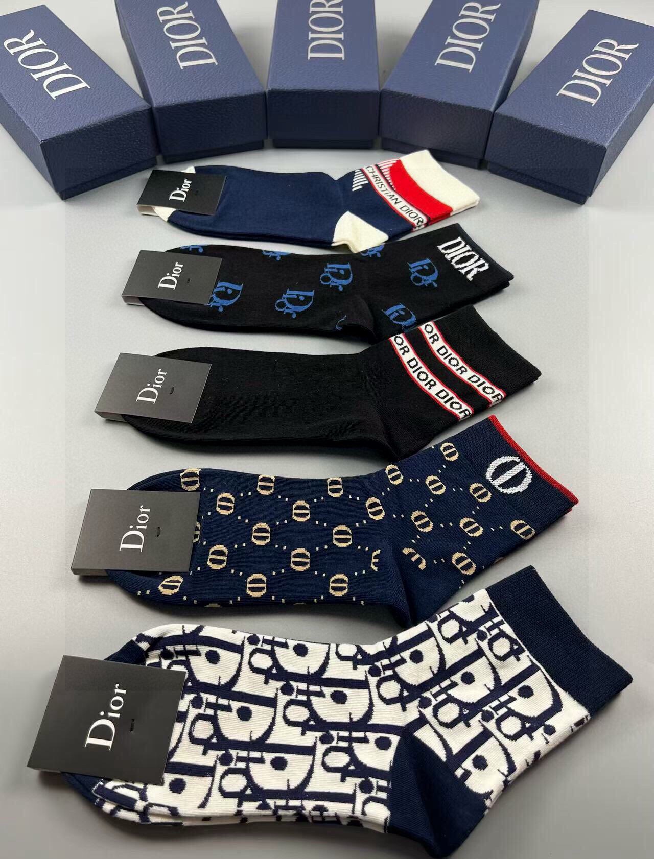 🆕Dior · 迪奥❗️D家新品男款袜子❗️【一盒五双】提花品牌logo，简单大气，实物超漂亮，经超火爆