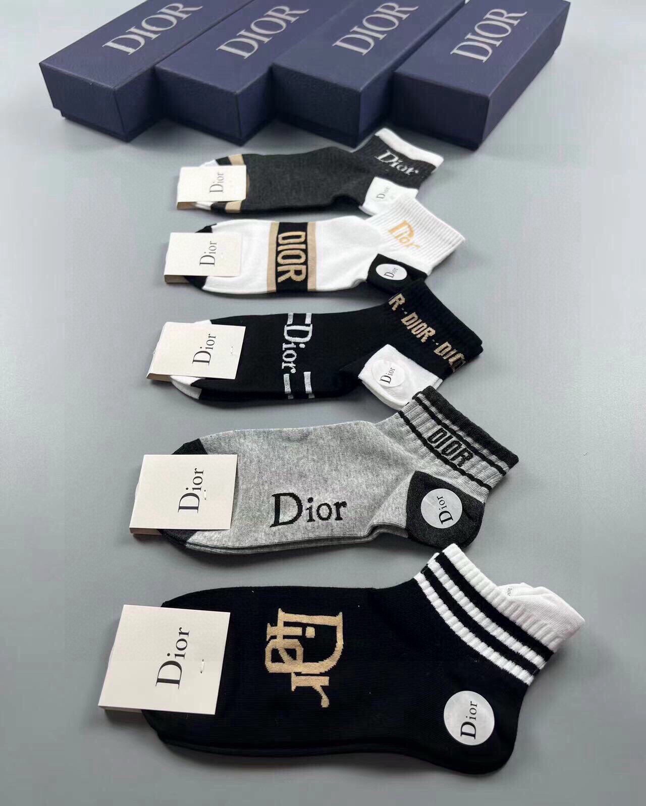 🆕Dior · 迪奥❗️D家新品男款袜子❗️【一盒五双】提花品牌logo，简单大气，实物超漂亮，经超火爆