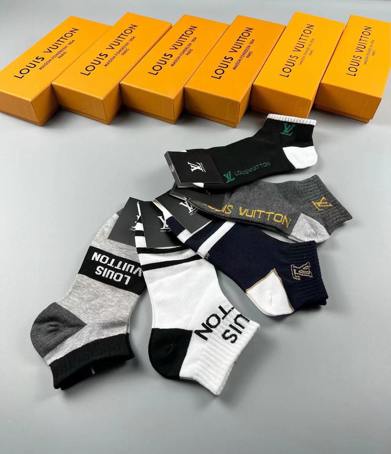 🆕Louis Vuitton · 路易威登❗️驴家新品男款袜子❗️【一盒五双】驴家经典全场logo，纯棉