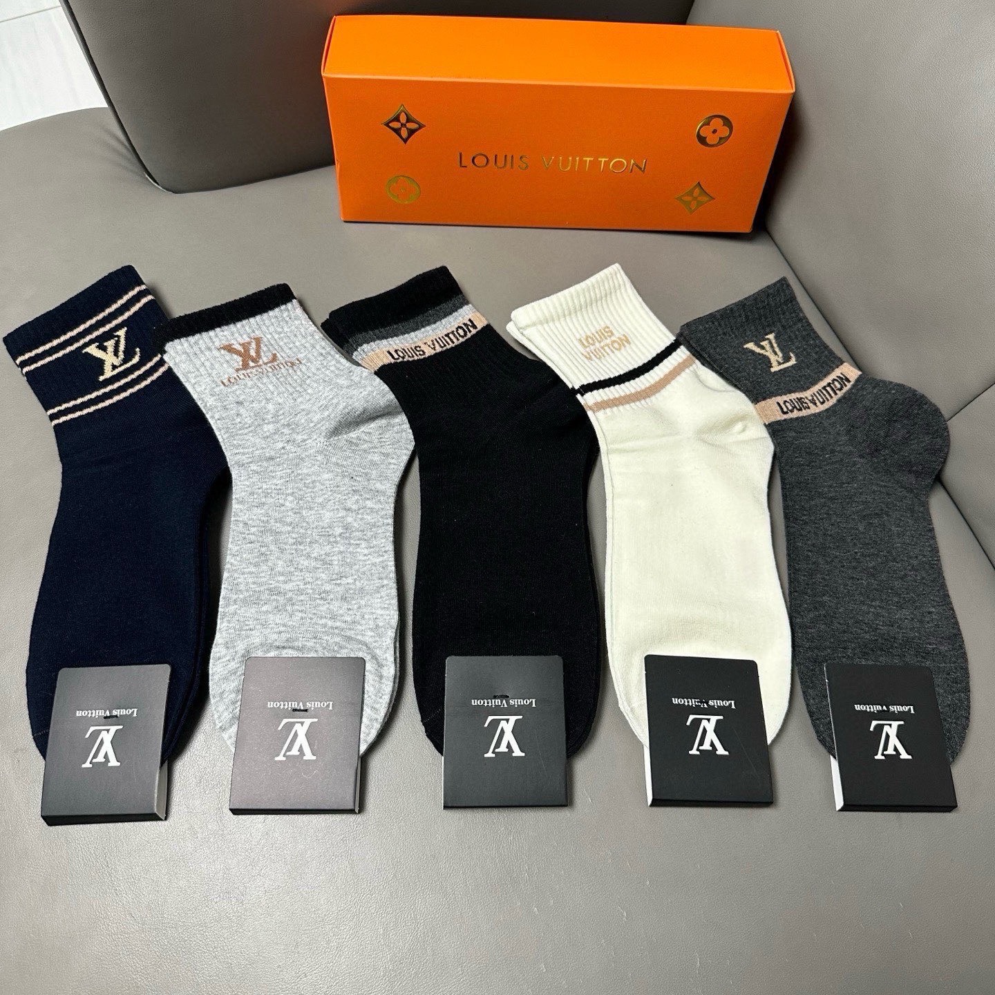 🆕Louis Vuitton · 路易威登❗️驴家新品男款袜子❗️【一盒五双】驴家经典logo，纯棉材质