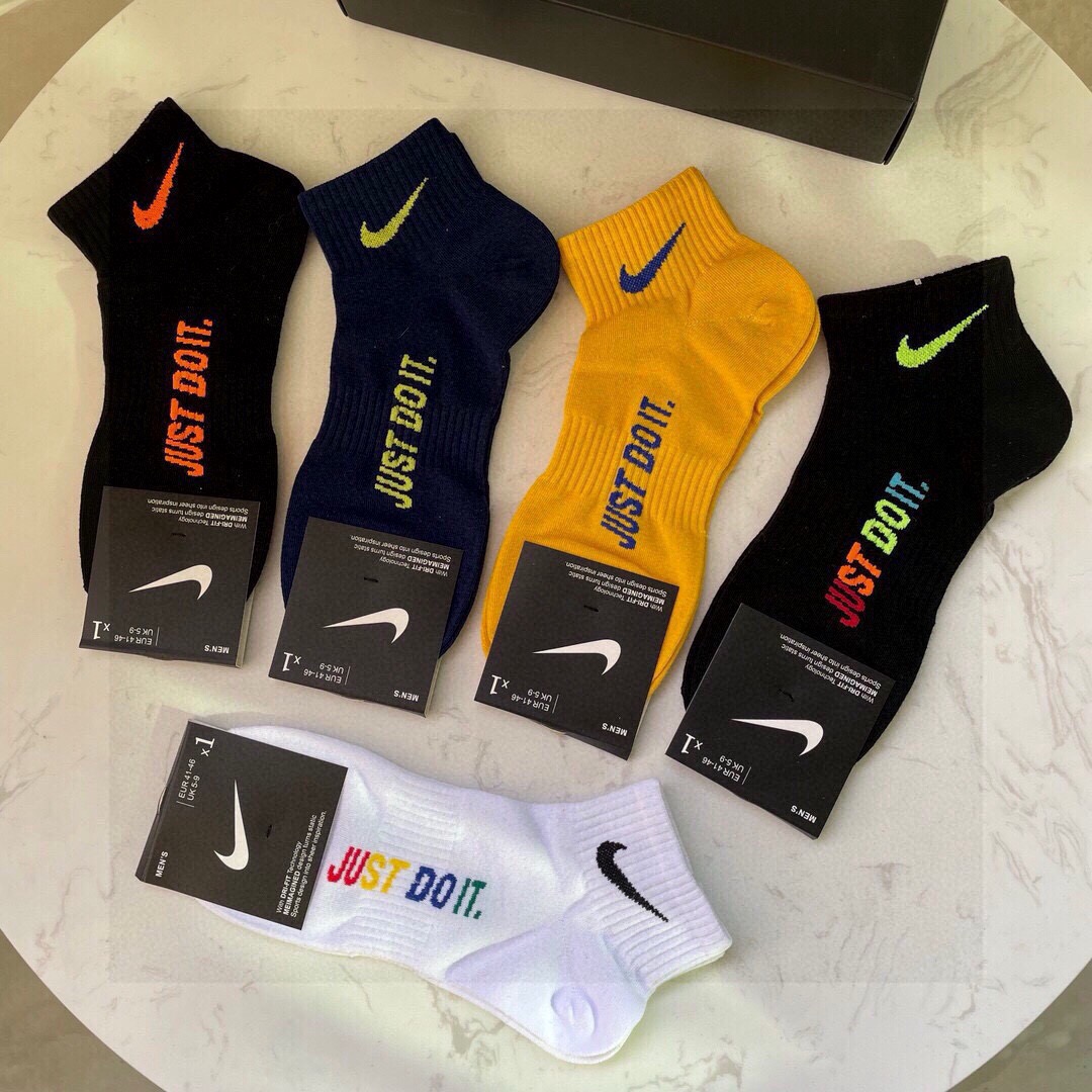 🆕【NIKE 耐克】火爆全网款❗️JUST DOIT. ☑️logo超级nice❗️袜底束脚的设计惊艳绝