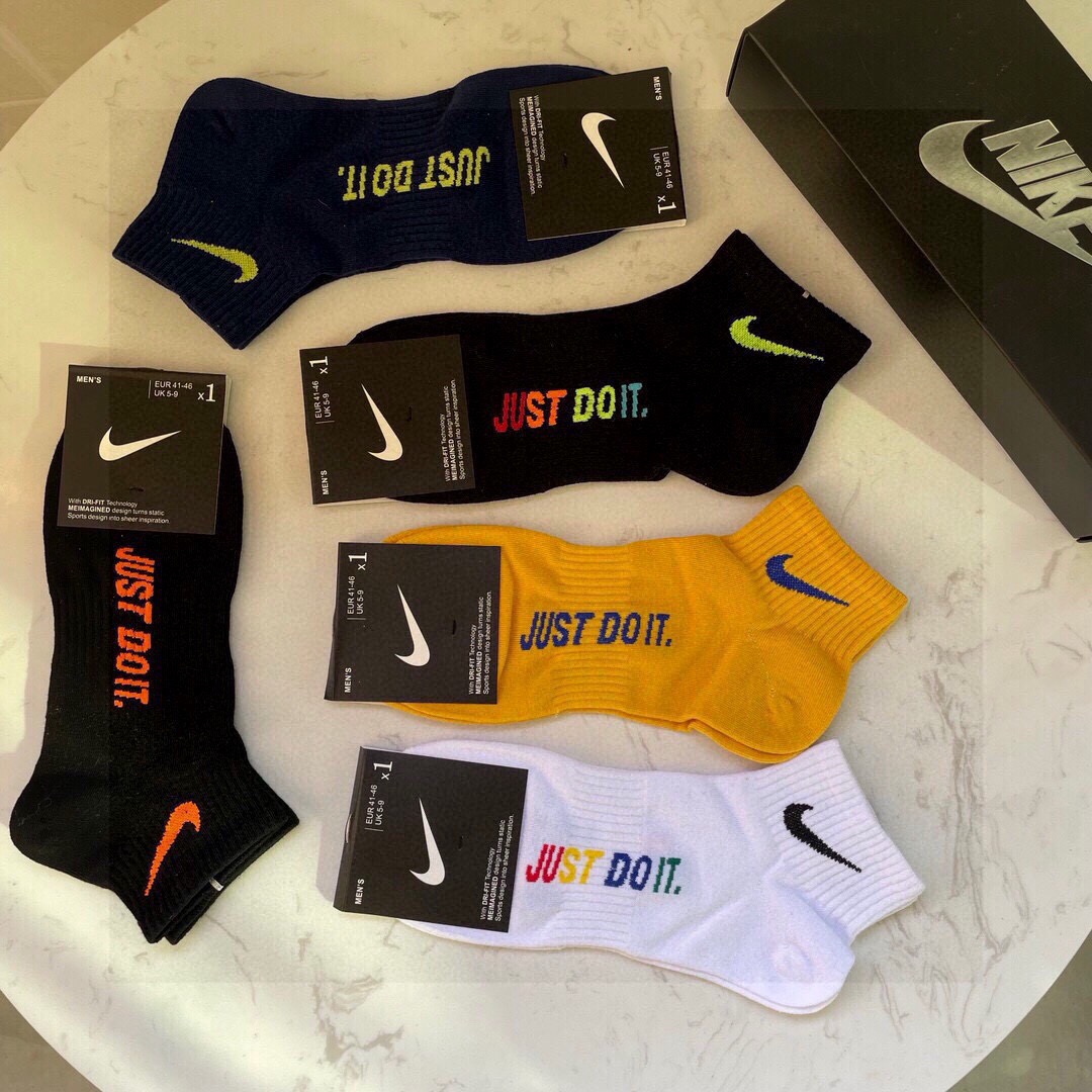 🆕【NIKE 耐克】火爆全网款❗️JUST DOIT. ☑️logo超级nice❗️袜底束脚的设计惊艳绝