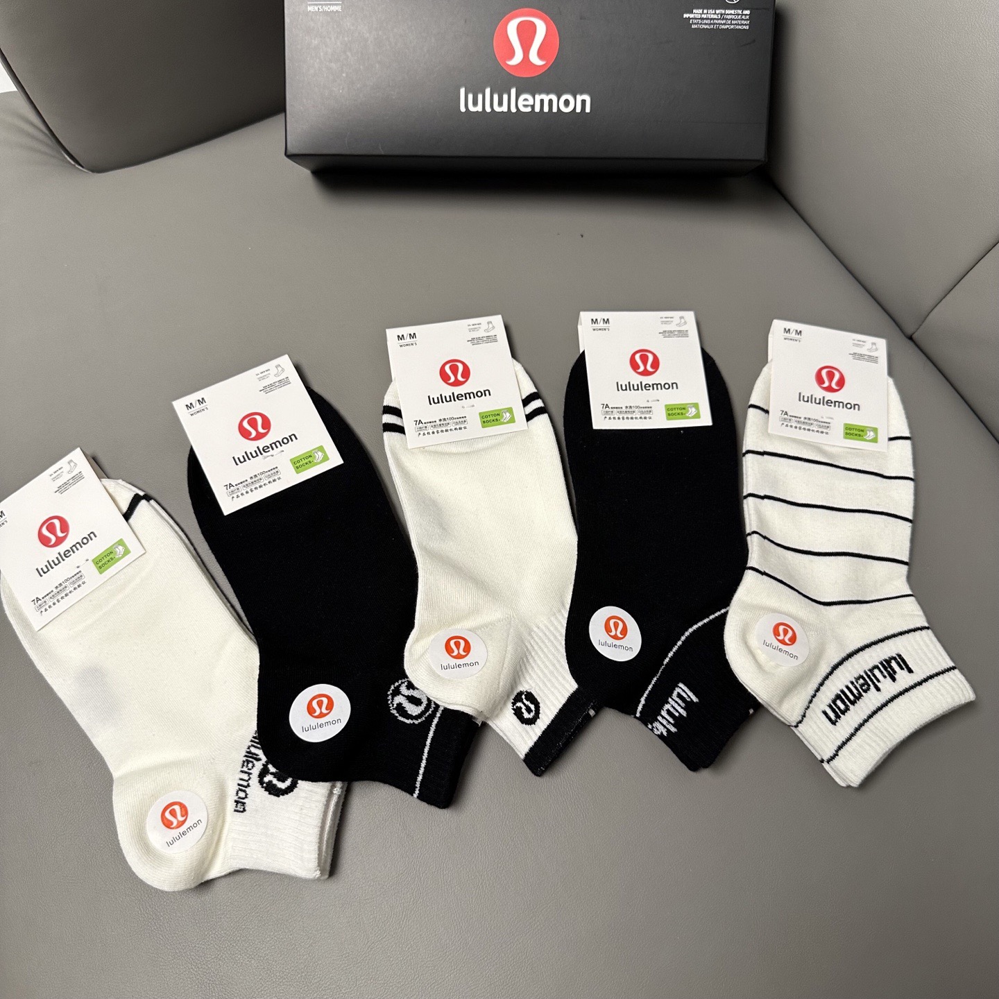 🆕Lululemon · 露露❗️露露新品袜子❗️【一盒五双】提花经典标志，纯棉材质制造，透气舒适，超级