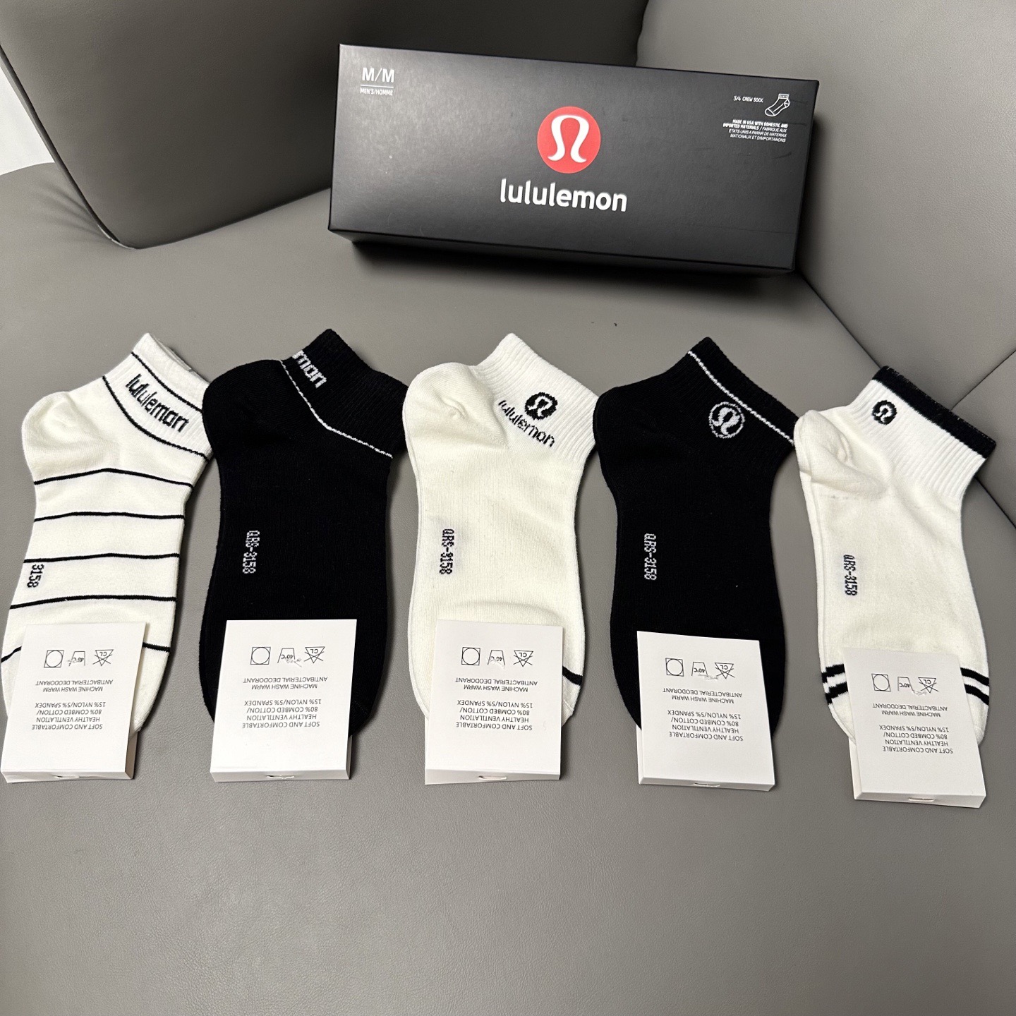 🆕Lululemon · 露露❗️露露新品袜子❗️【一盒五双】提花经典标志，纯棉材质制造，透气舒适，超级