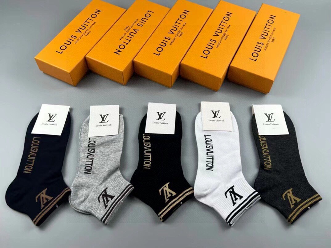🆕LOUIS VUITTON · 路易威登❗️大驴家新品女款男款袜子❗️【一盒五双】纯棉材质，柔软舒适，