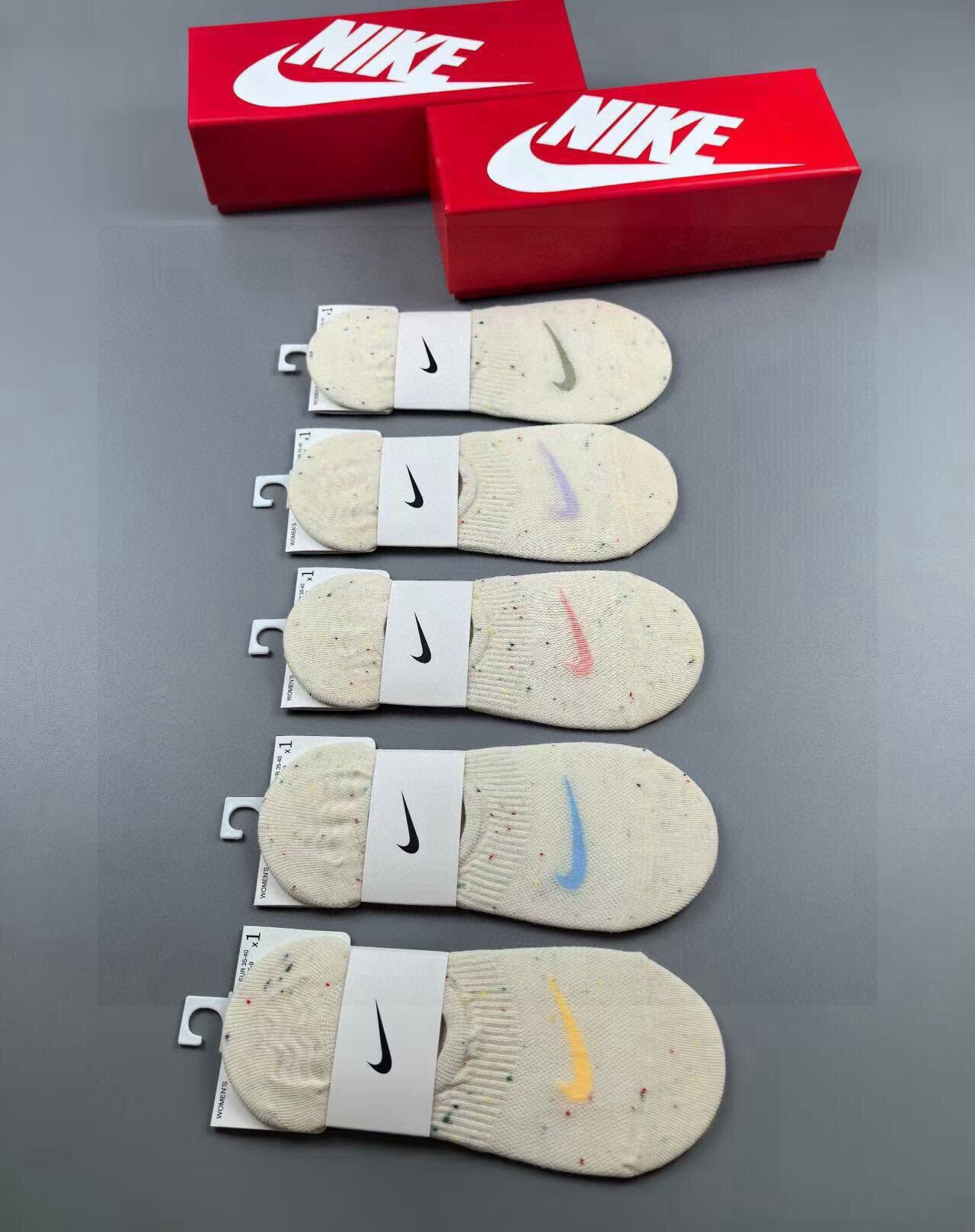 NO:813151,Nike · Nike's new women's invisible socks [five pairs in a box] jacquard classic logo, pure cotton material, super comfortable and super beautiful, big brand out on the street, fashionable people must have super easy to match socks, stockings, socks, socks19860909 Nike · 耐克新品女款隐形袜子【一盒五双】提花经典标志,纯棉材质,超舒适超美腻大牌出街,潮人必备超好搭袜子,丝袜,袜子,socks,accessory