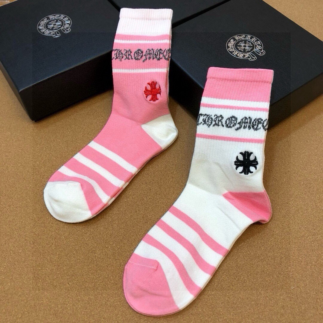 🆕❗️克罗心出口订单❗️别致吸睛，中筒设计，精梳棉材质❗️亲肤透气，表面有着温润的光泽感，上脚丝滑而显高